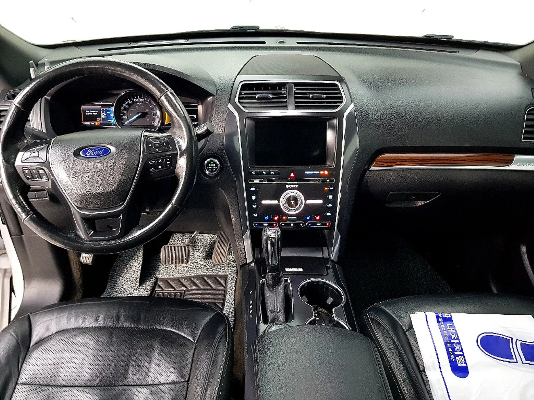 Ford Explorer превью 5