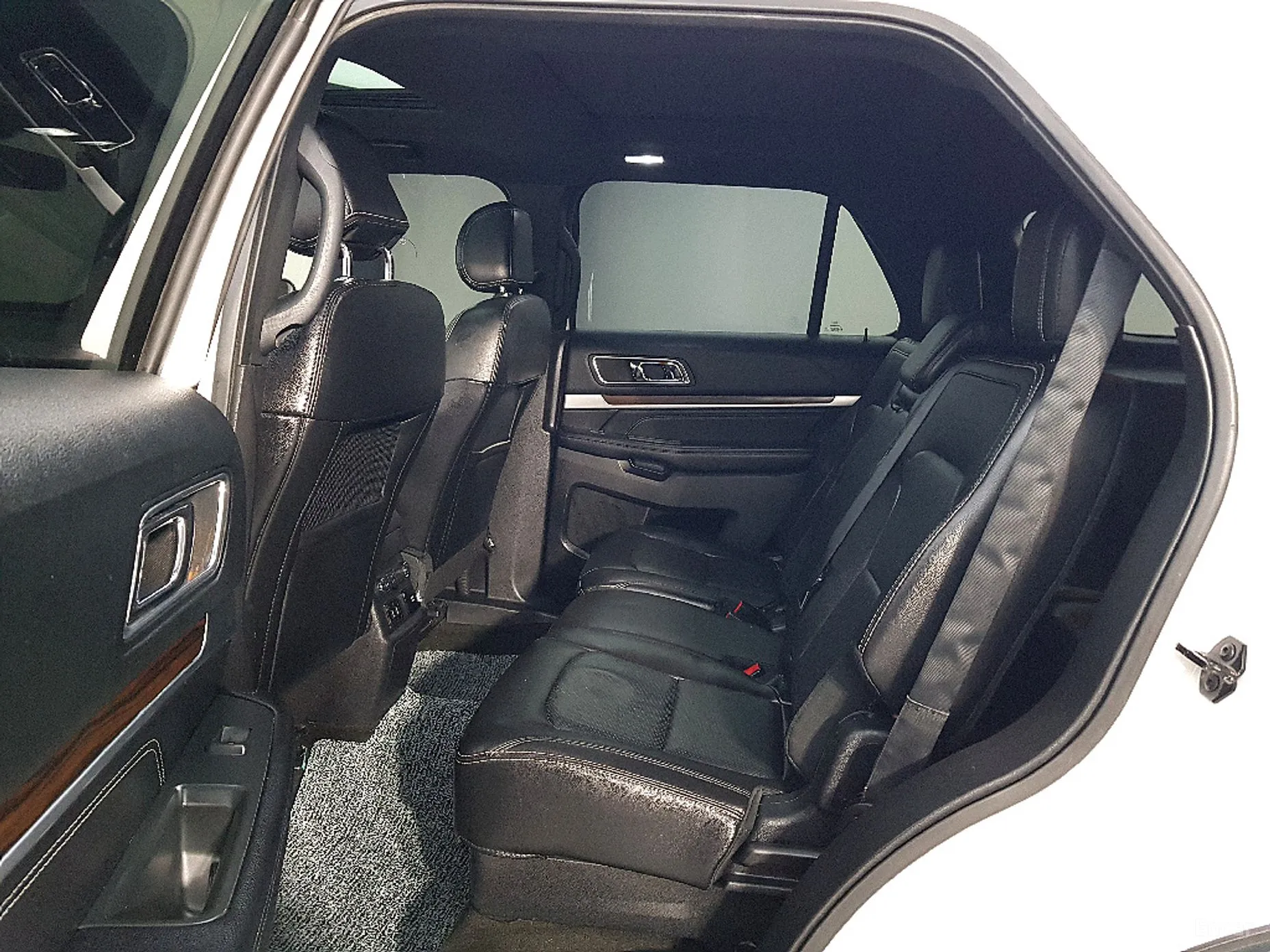 Ford Explorer превью 9