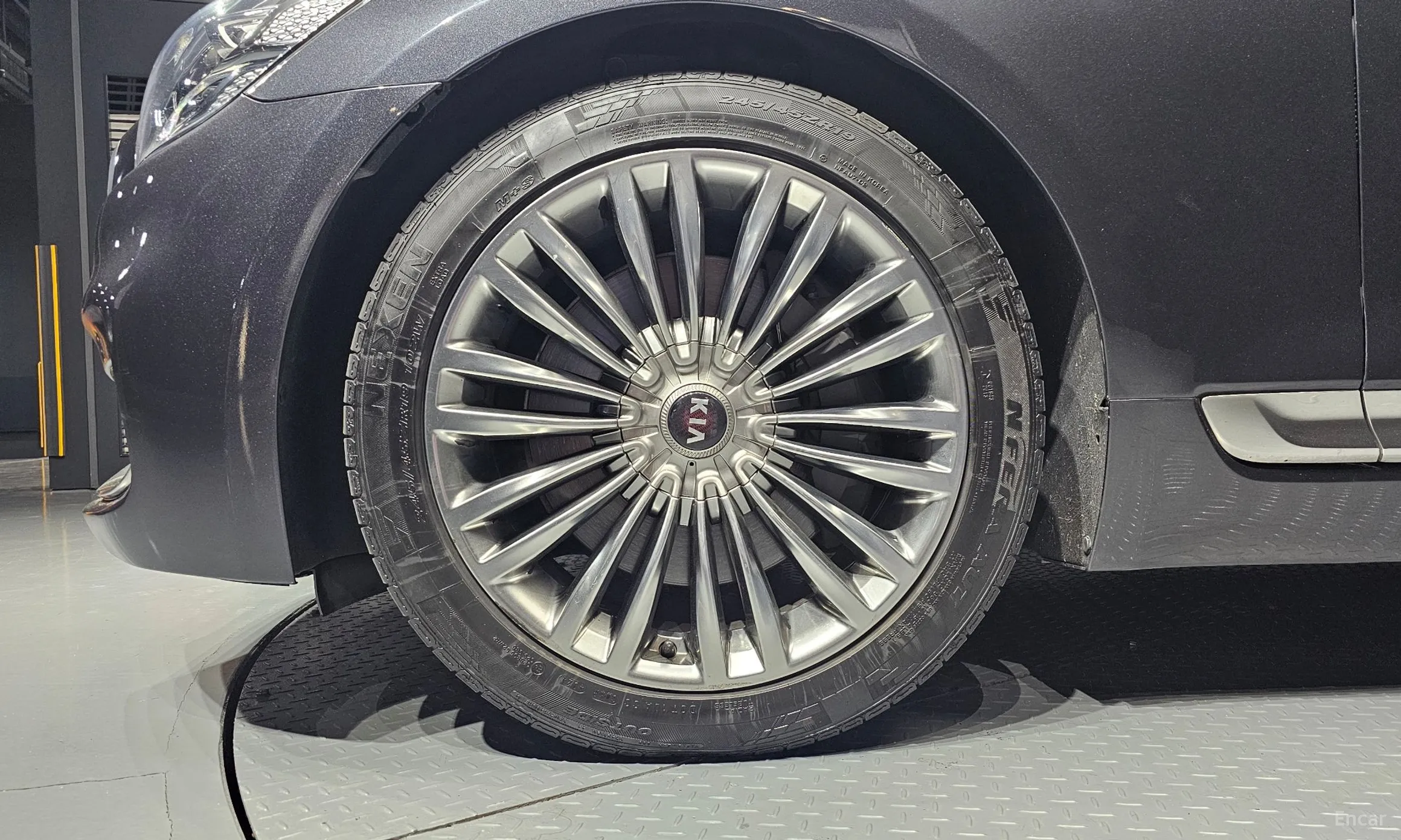 Kia K9 превью 5