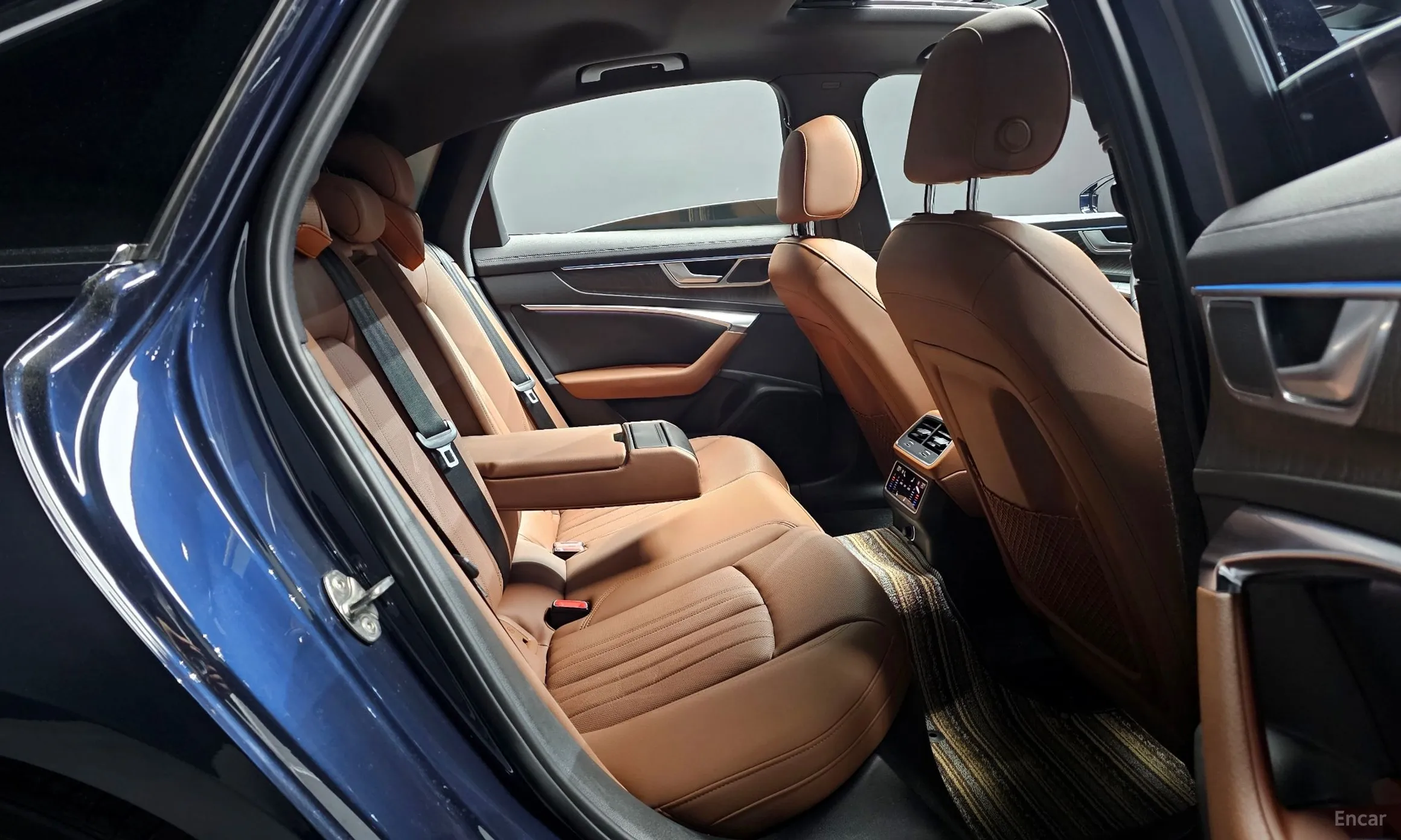 Audi A6 (C8) превью 11