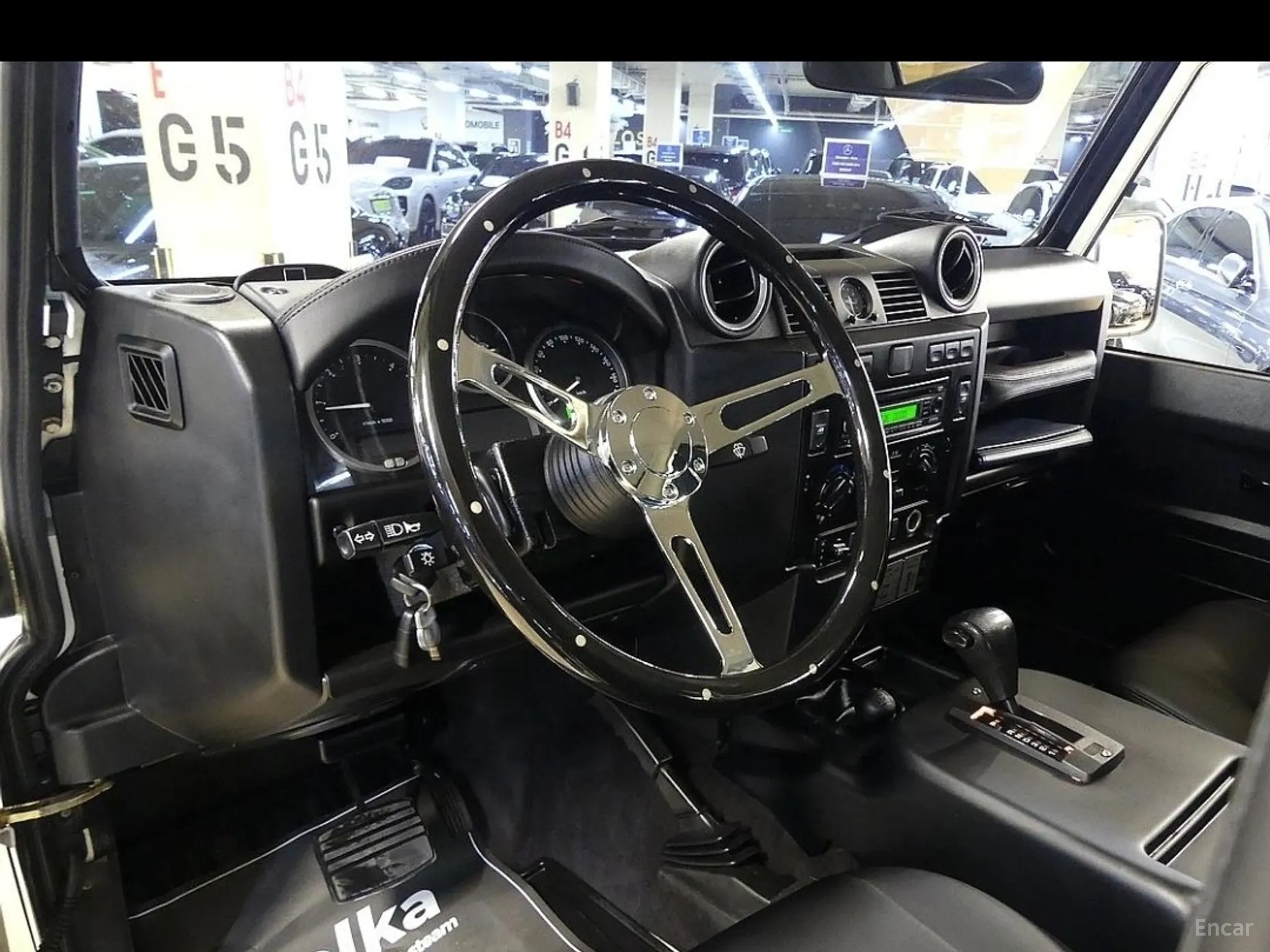 Land Rover Defender превью 10