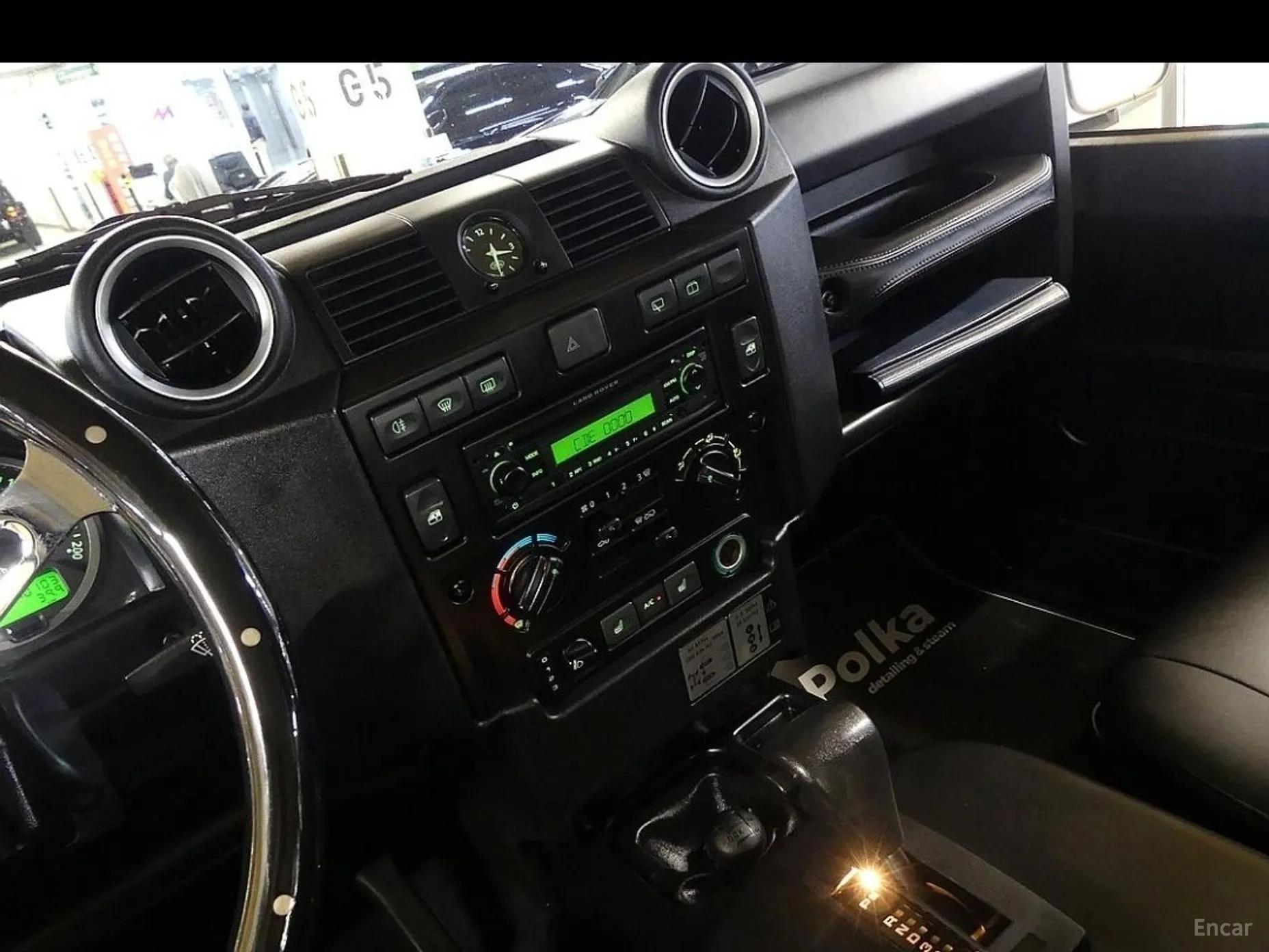 Land Rover Defender превью 11