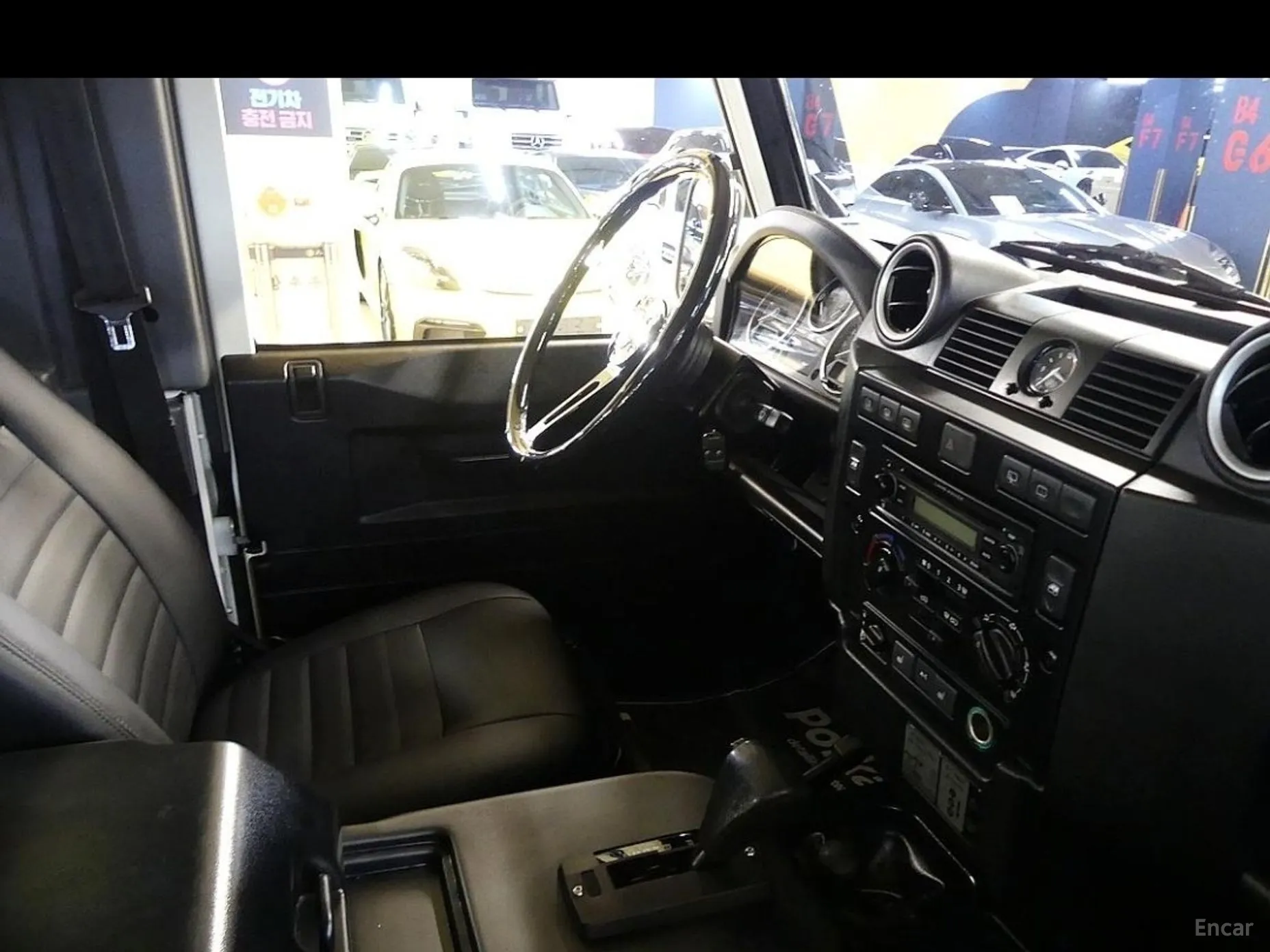 Land Rover Defender превью 15