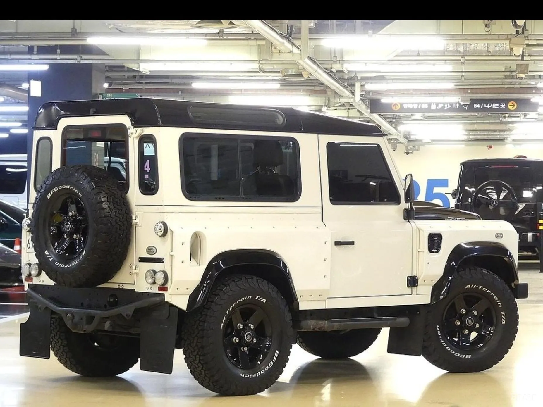 Land Rover Defender превью 2