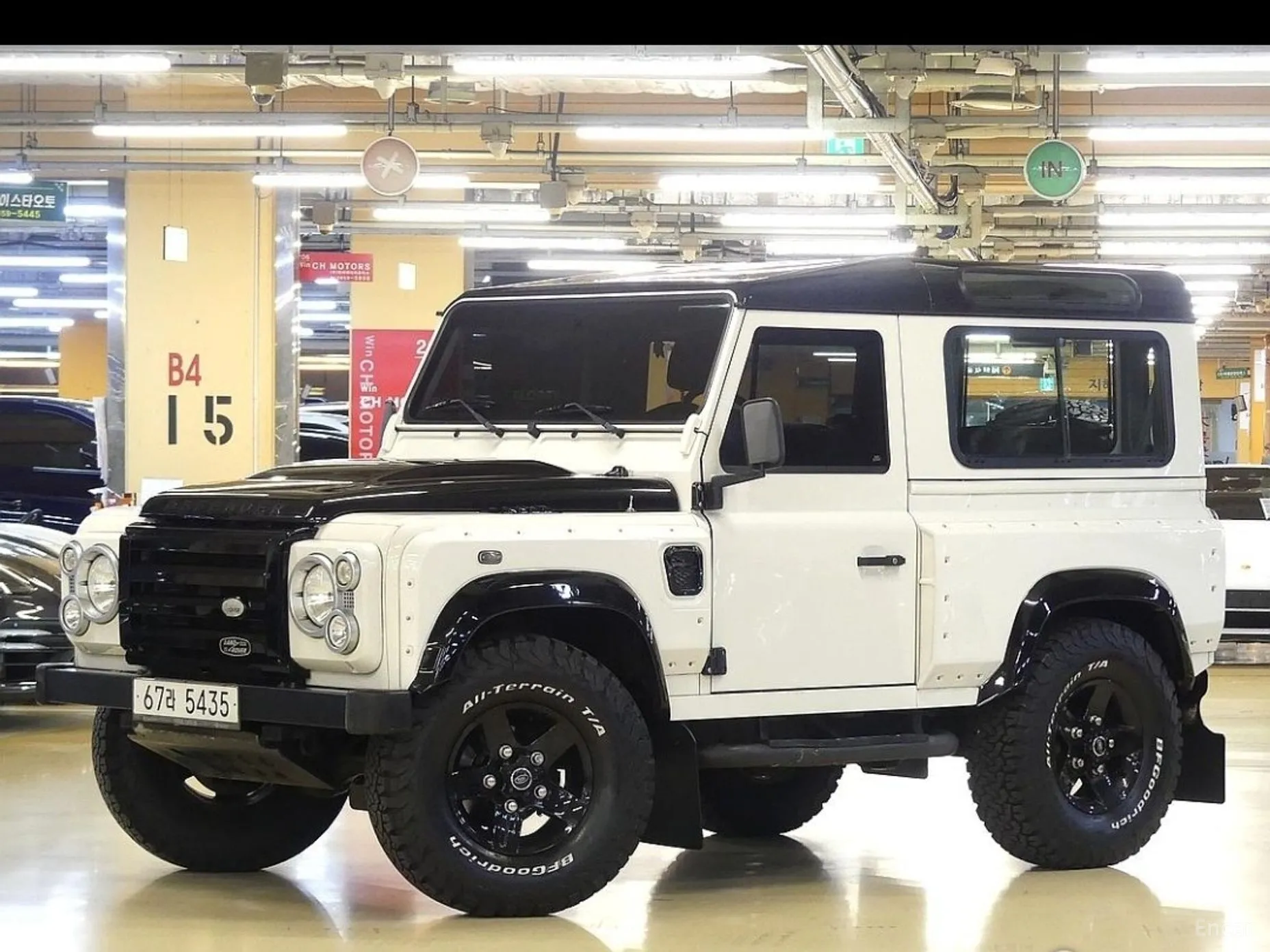 Land Rover Defender превью 3