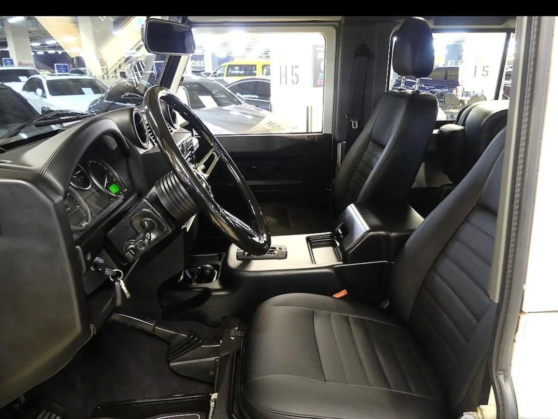 Land Rover Defender превью 7