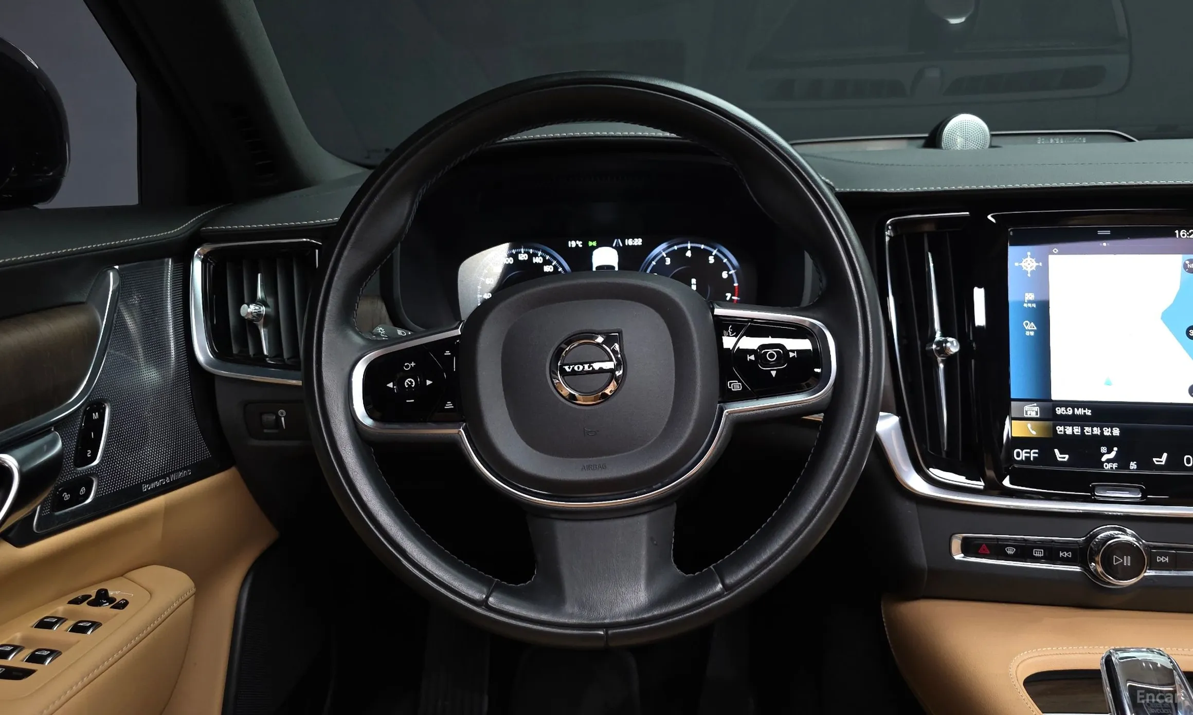 Volvo S90 превью 13