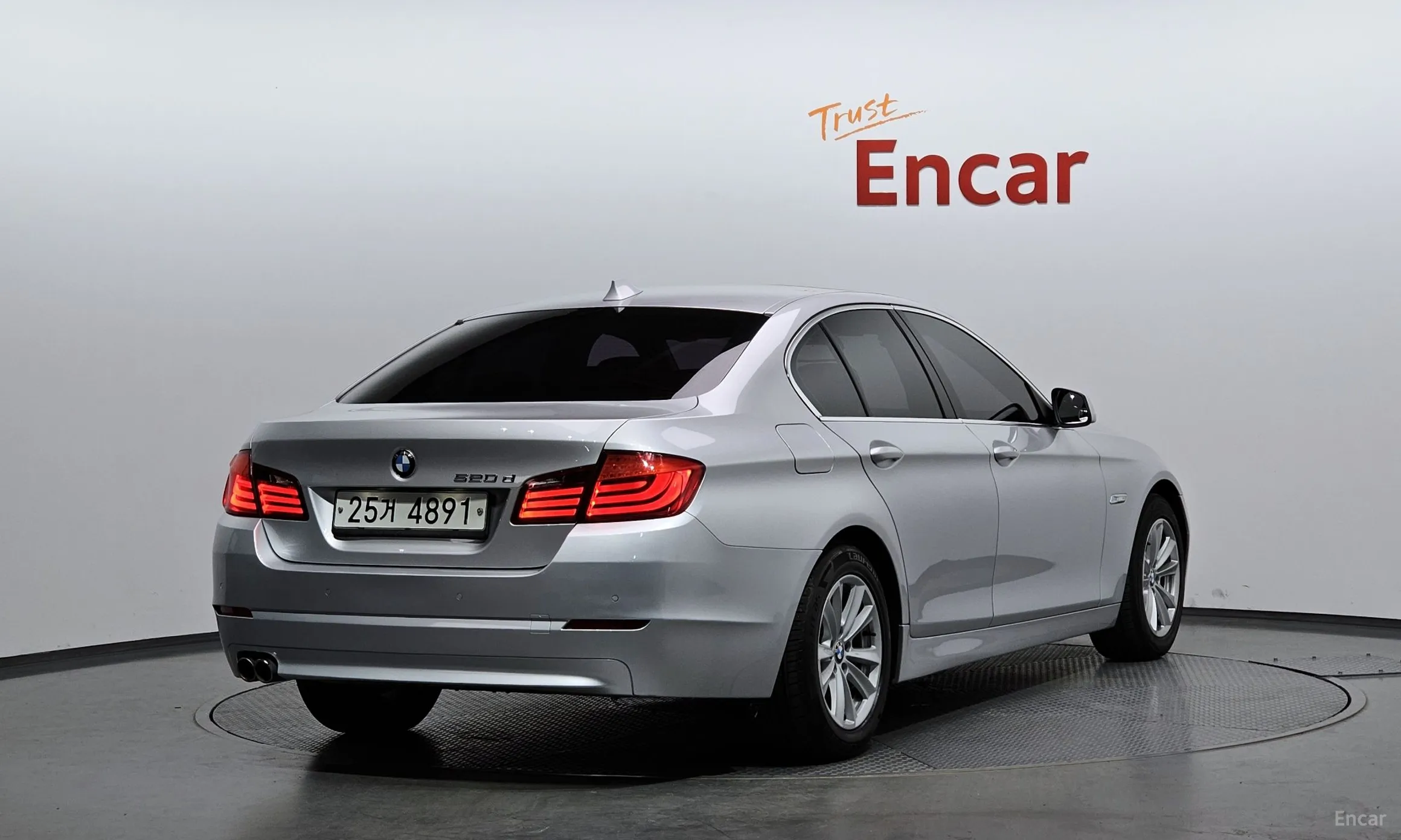 BMW 5 Series (F10) превью 2