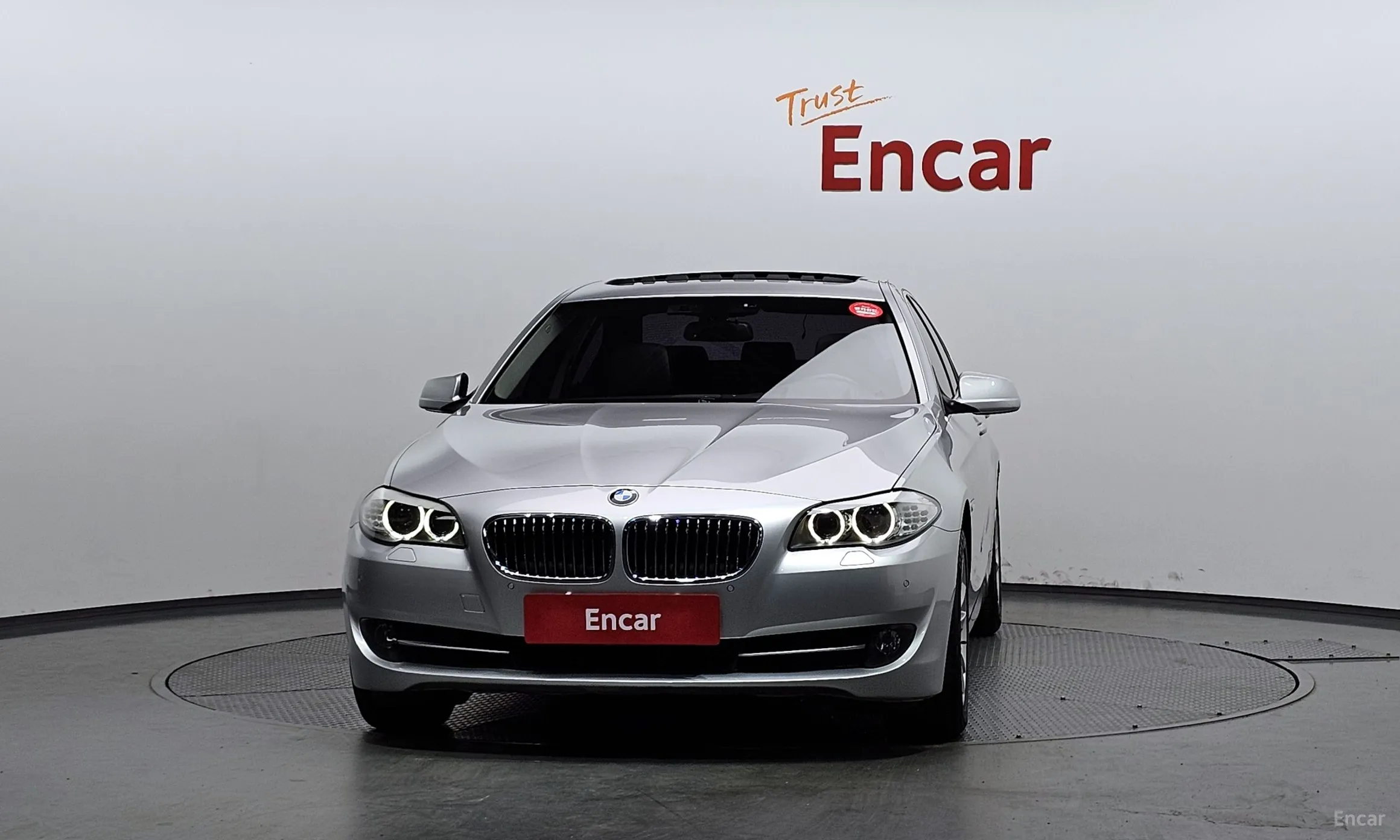 BMW 5 Series (F10) превью 3