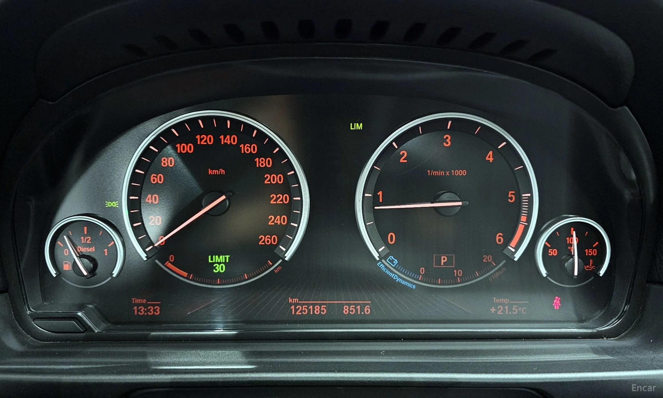 BMW 5 Series (F10) превью 8