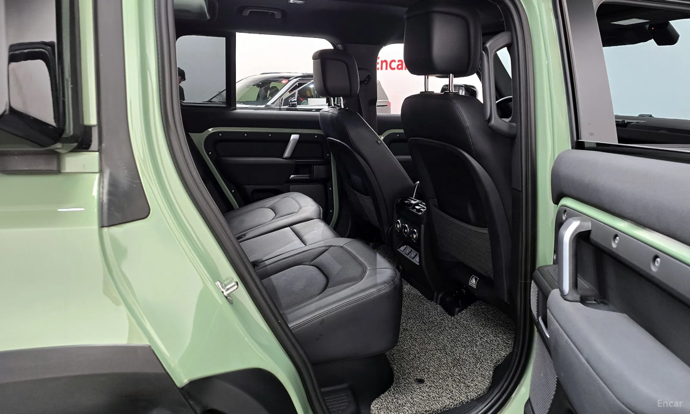Land Rover Defender (L663) превью 11