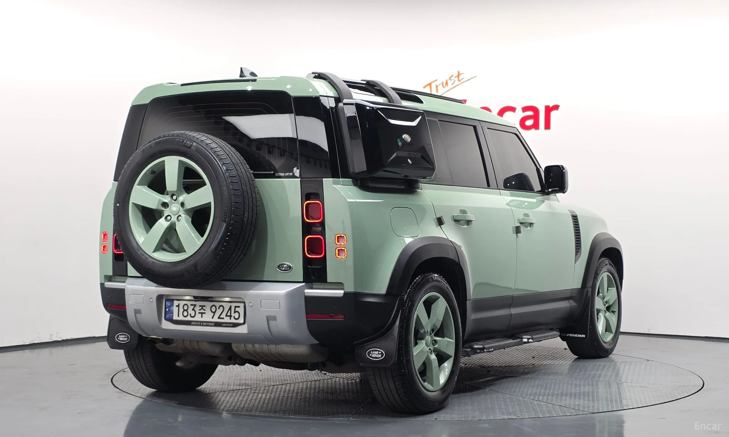 Land Rover Defender (L663)