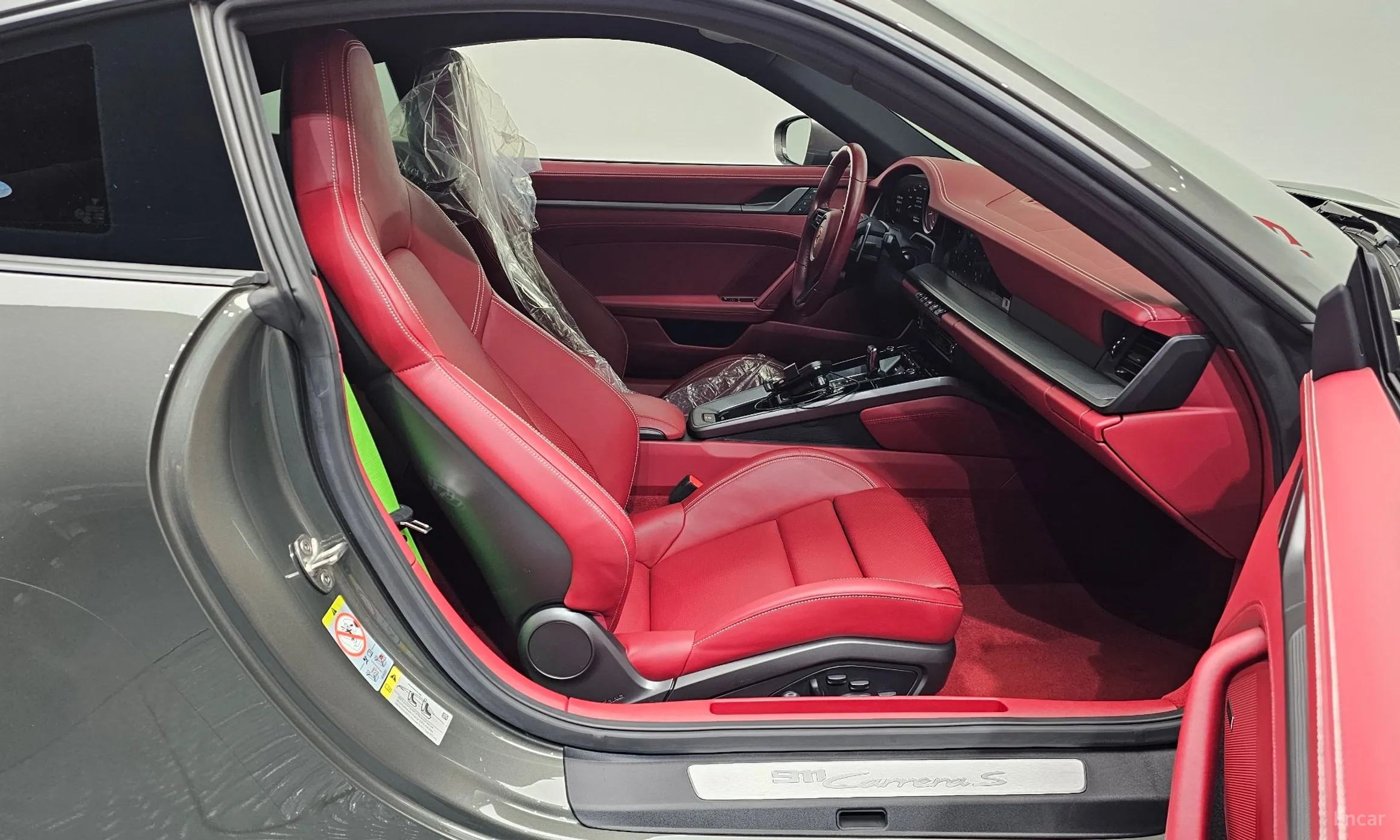 Porsche 911 (992) превью 11