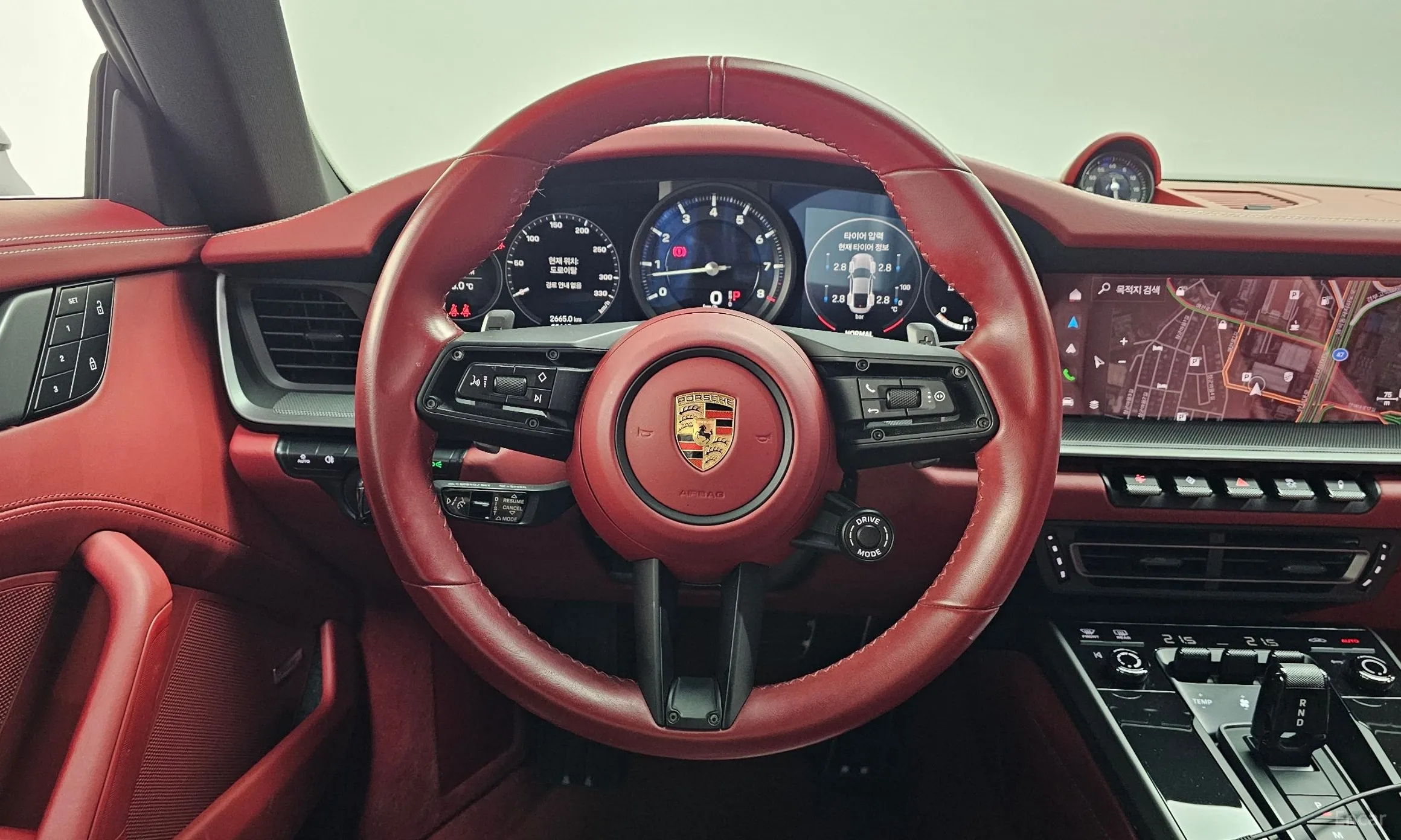 Porsche 911 (992) превью 13