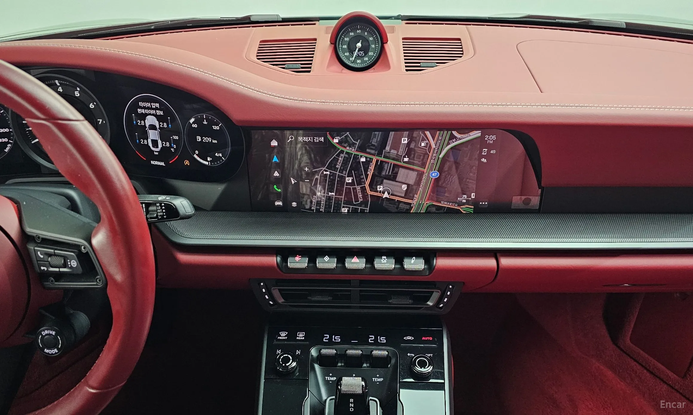 Porsche 911 (992) превью 15