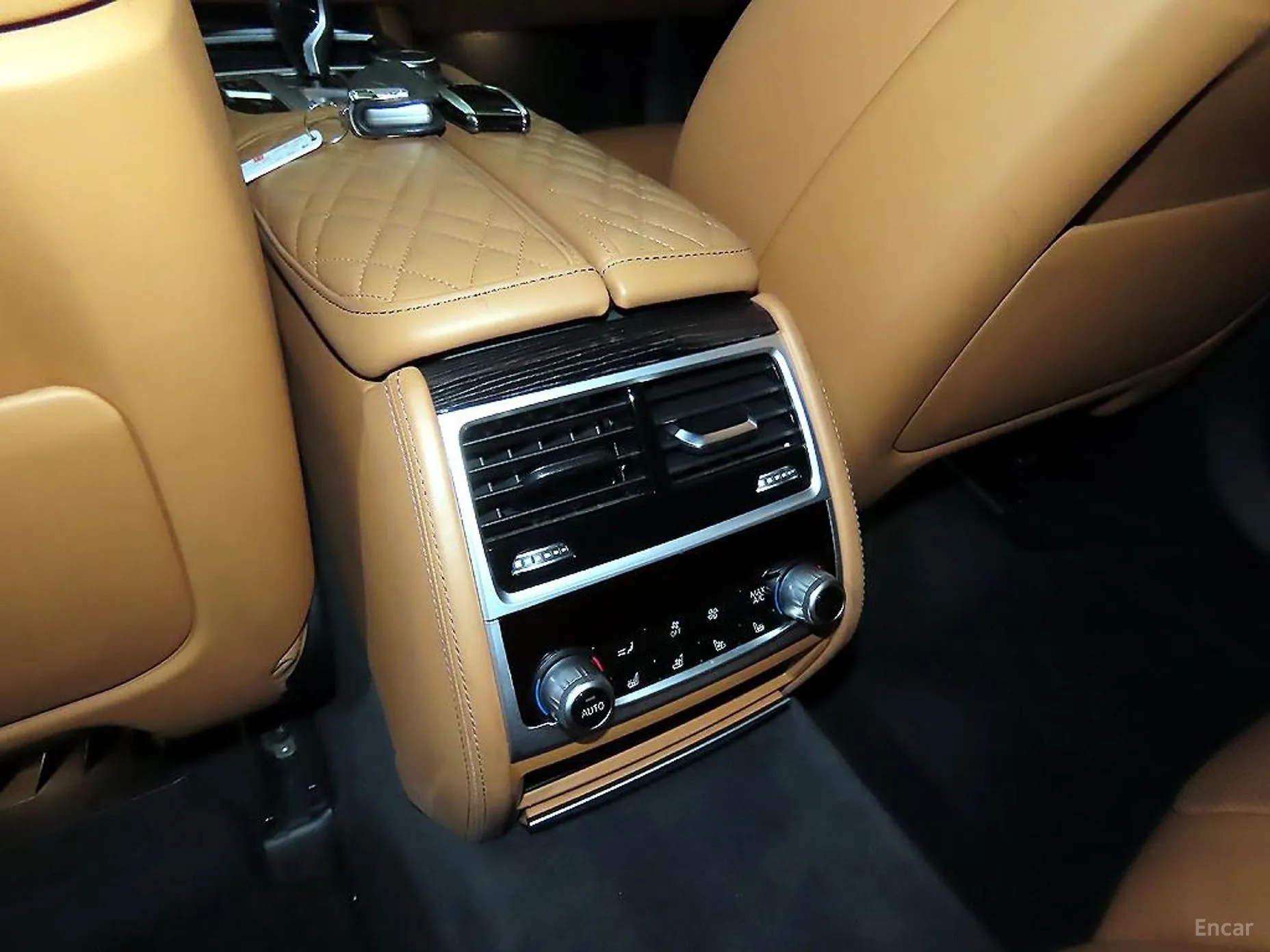 BMW 7 Series (G11) превью 17