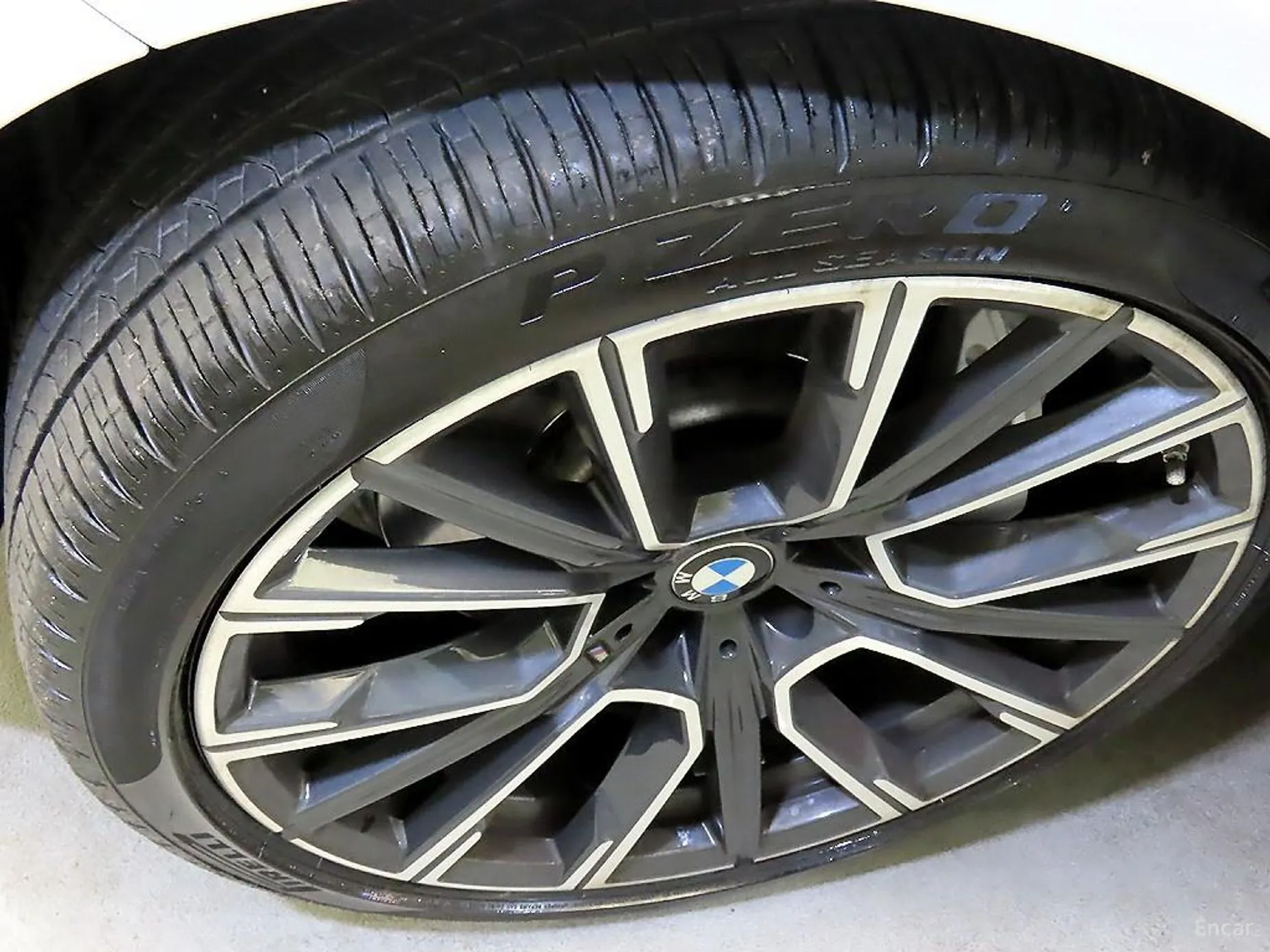 BMW 7 Series (G11) превью 20