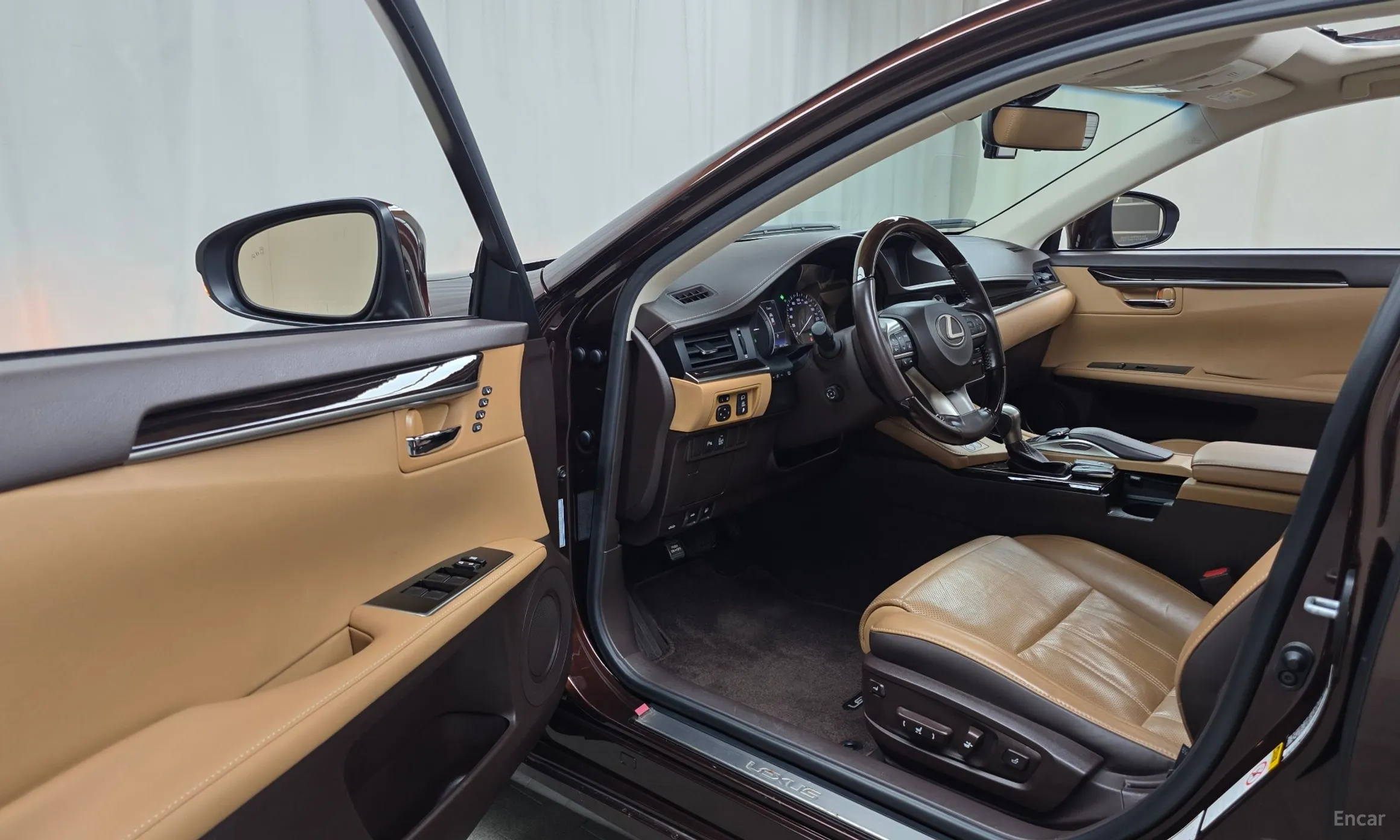 Lexus New ES300h превью 10