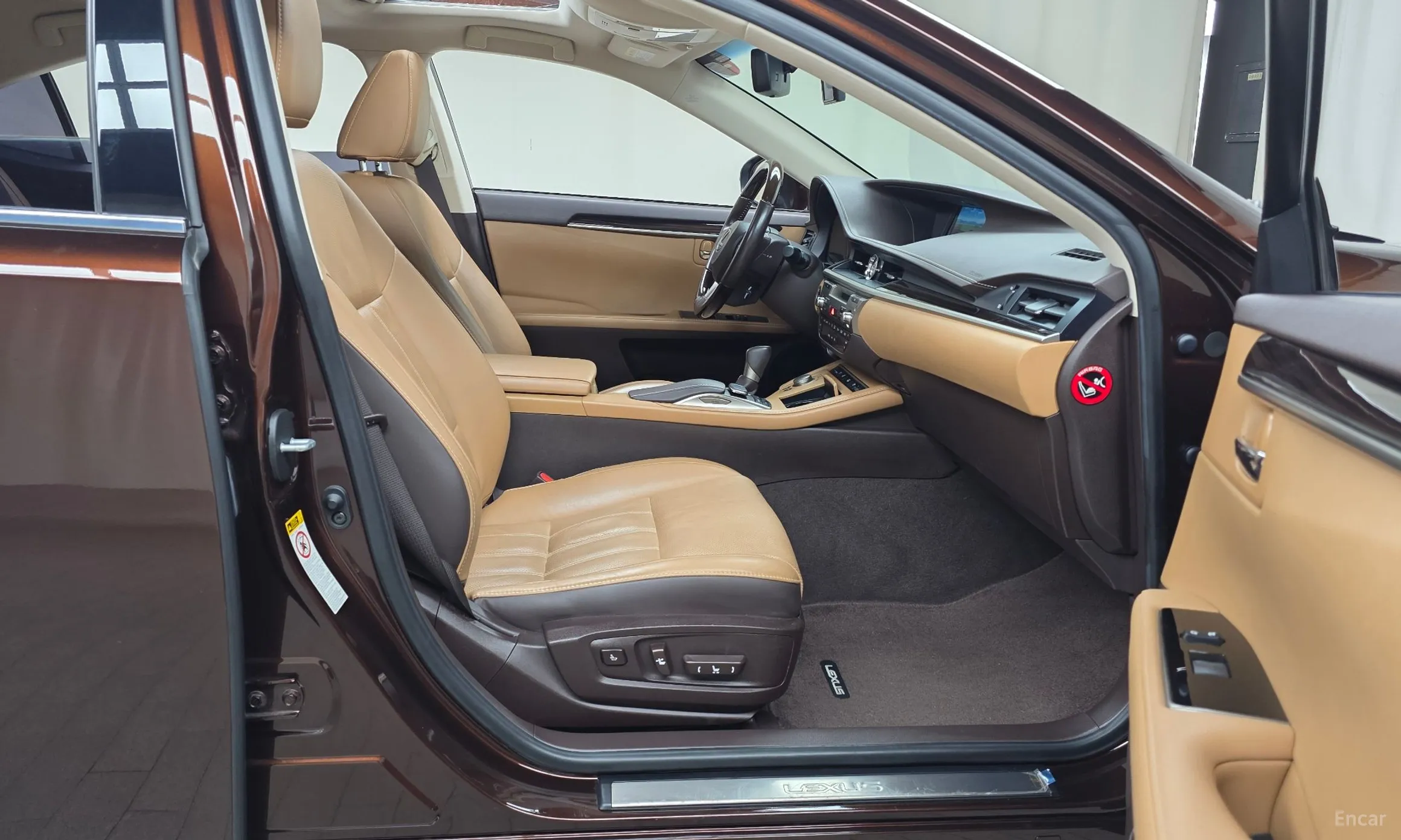 Lexus New ES300h превью 11