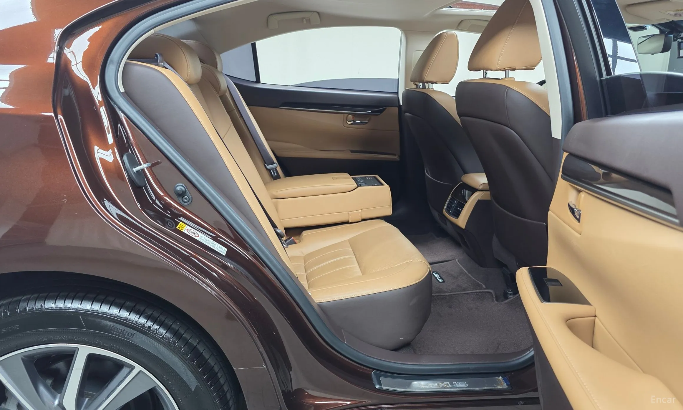 Lexus New ES300h превью 12
