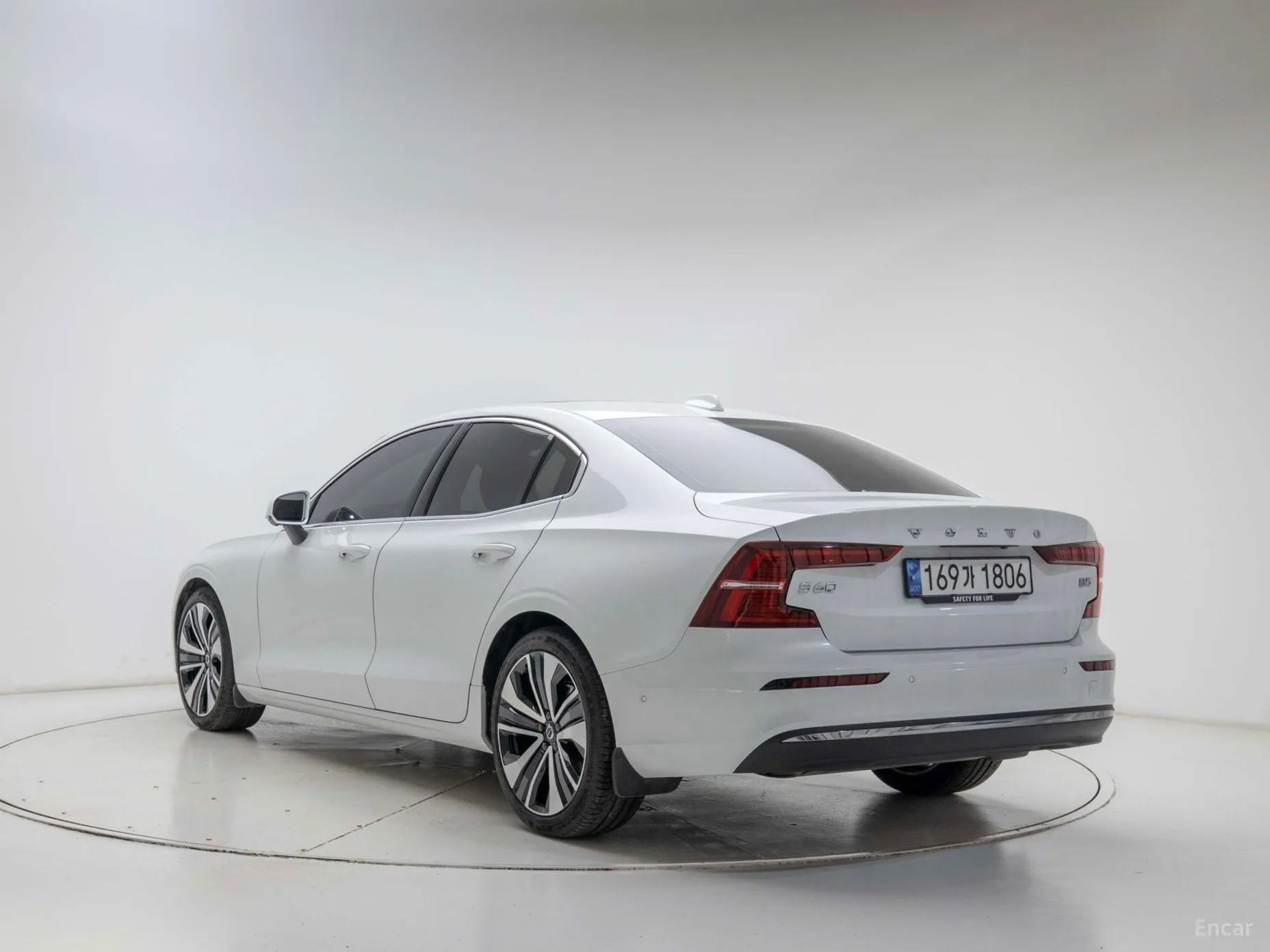 Volvo S60 3rd Generation превью 4