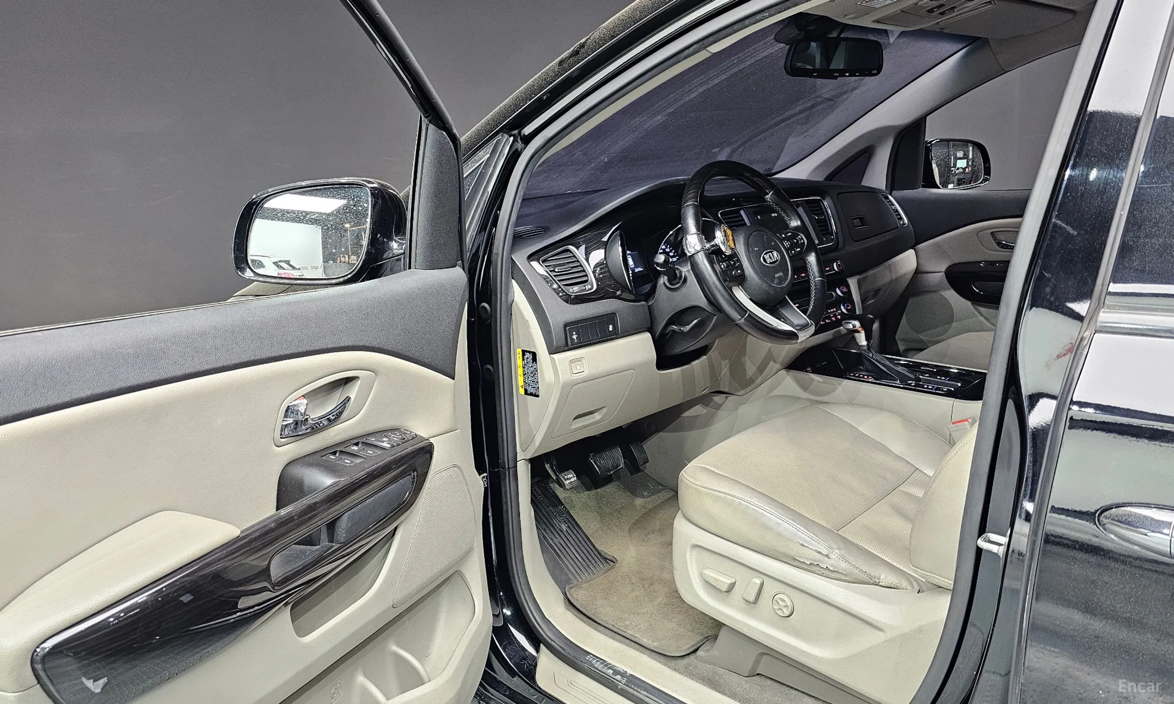 Kia Carnival превью 10