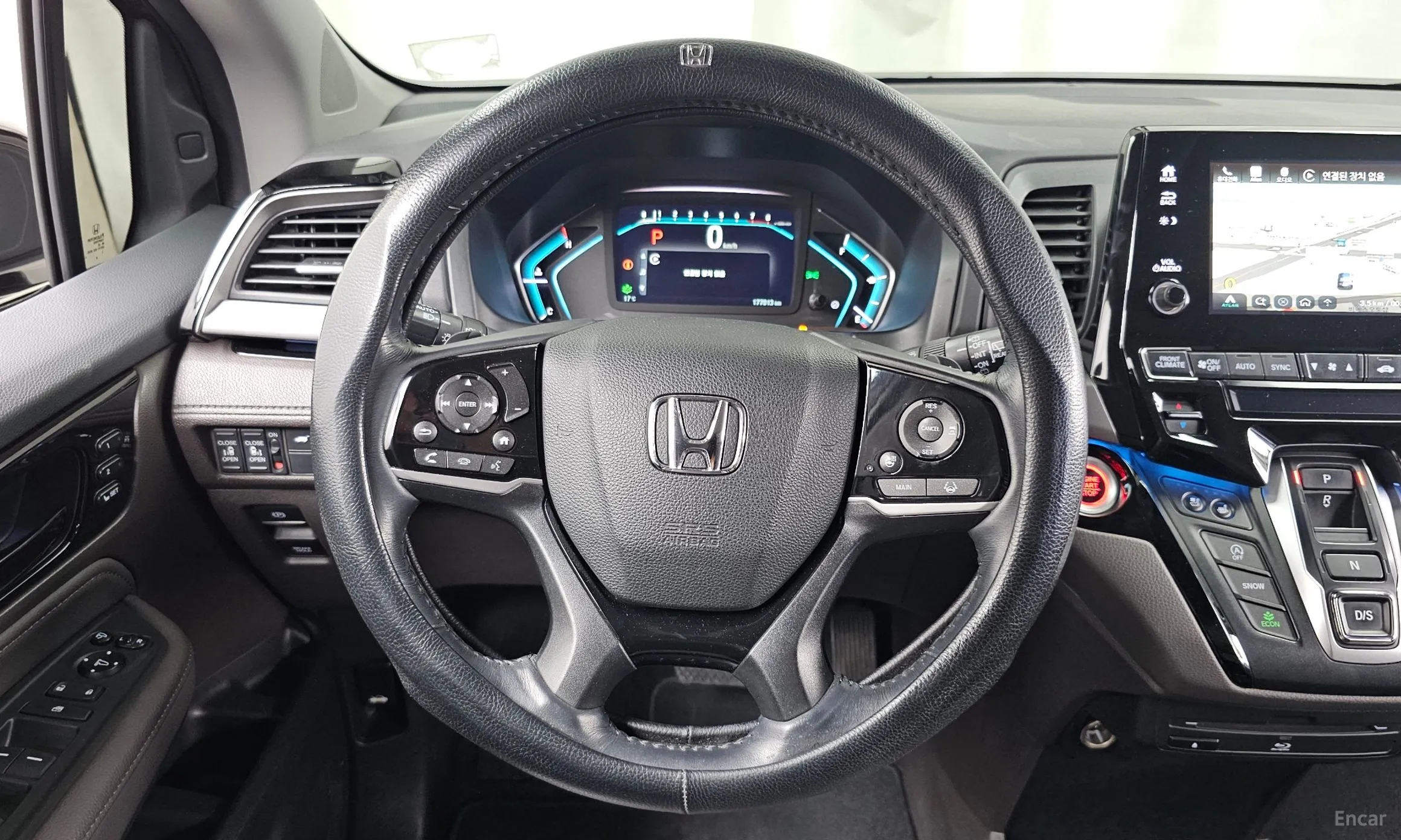 Honda Odyssey превью 13