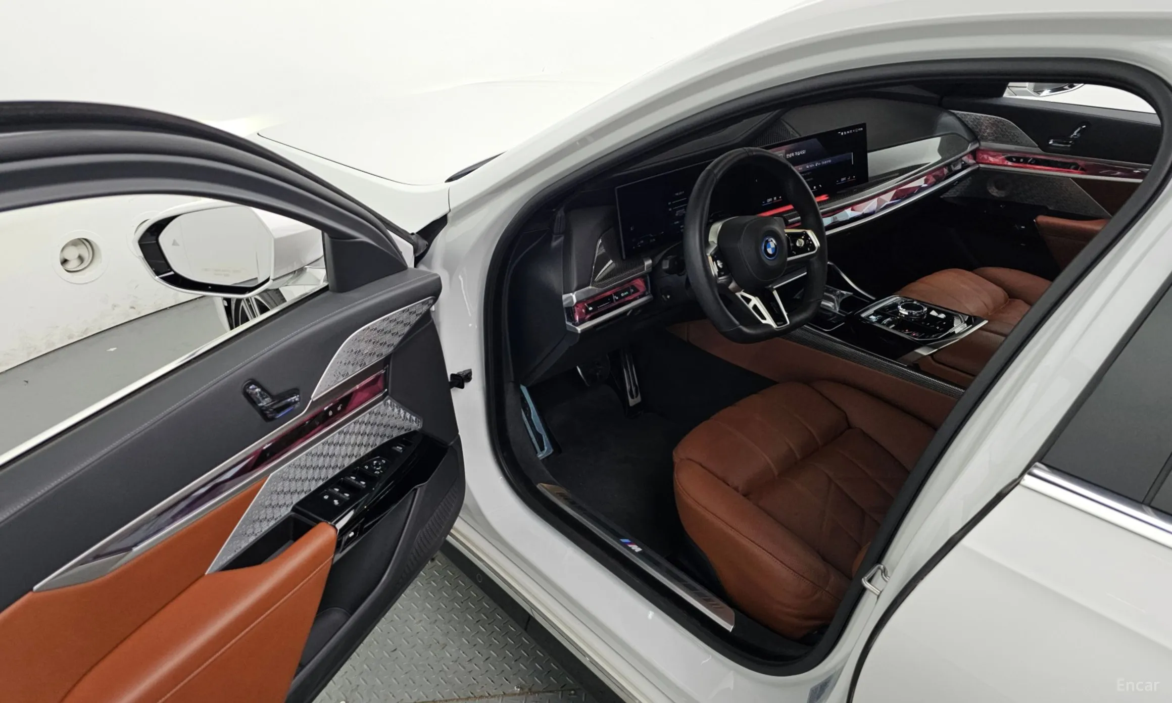 BMW 7 Series (G70) превью 10
