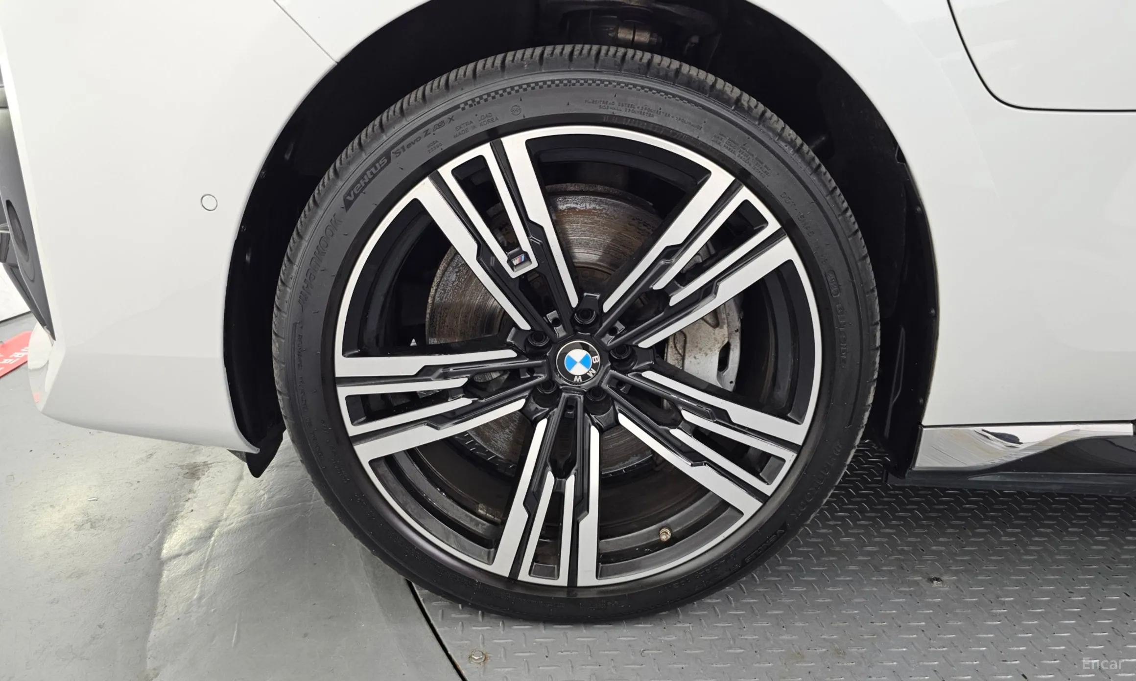 BMW 7 Series (G70) превью 5