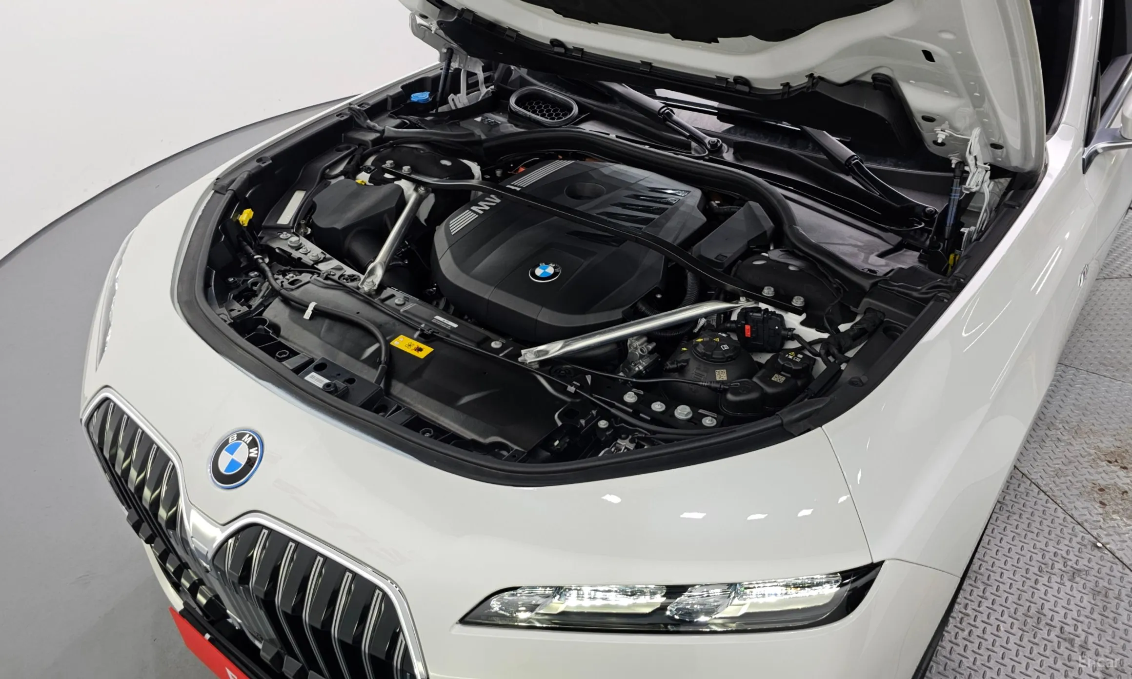 BMW 7 Series (G70) превью 6