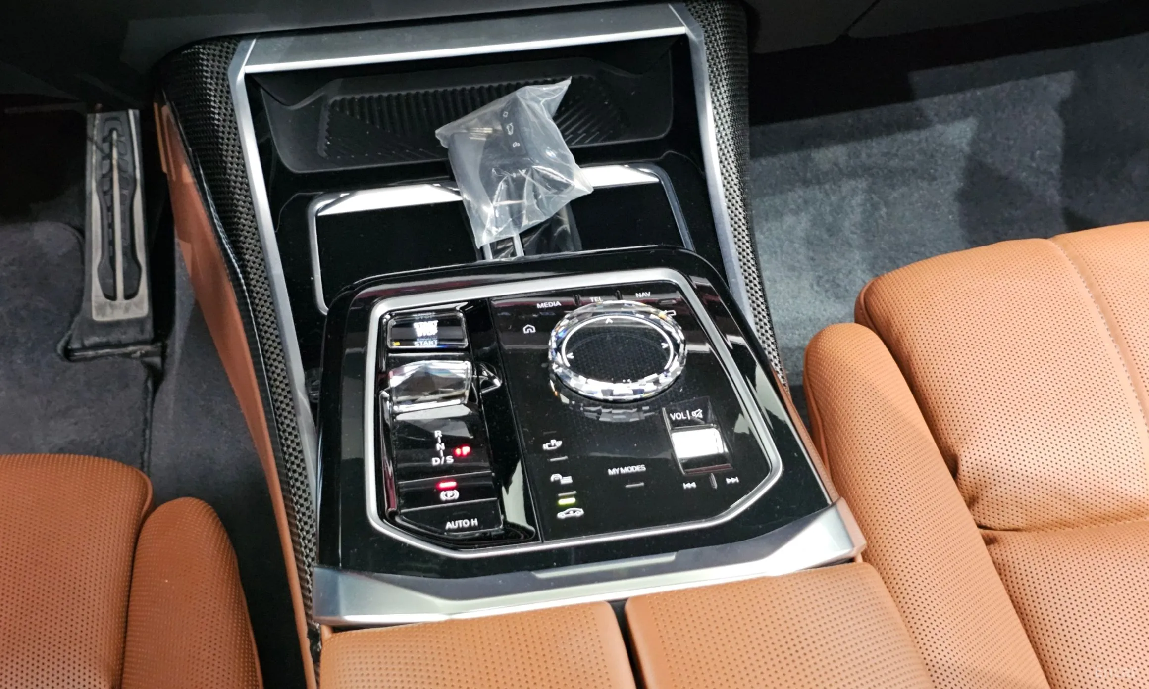 BMW 7 Series (G70) превью 9