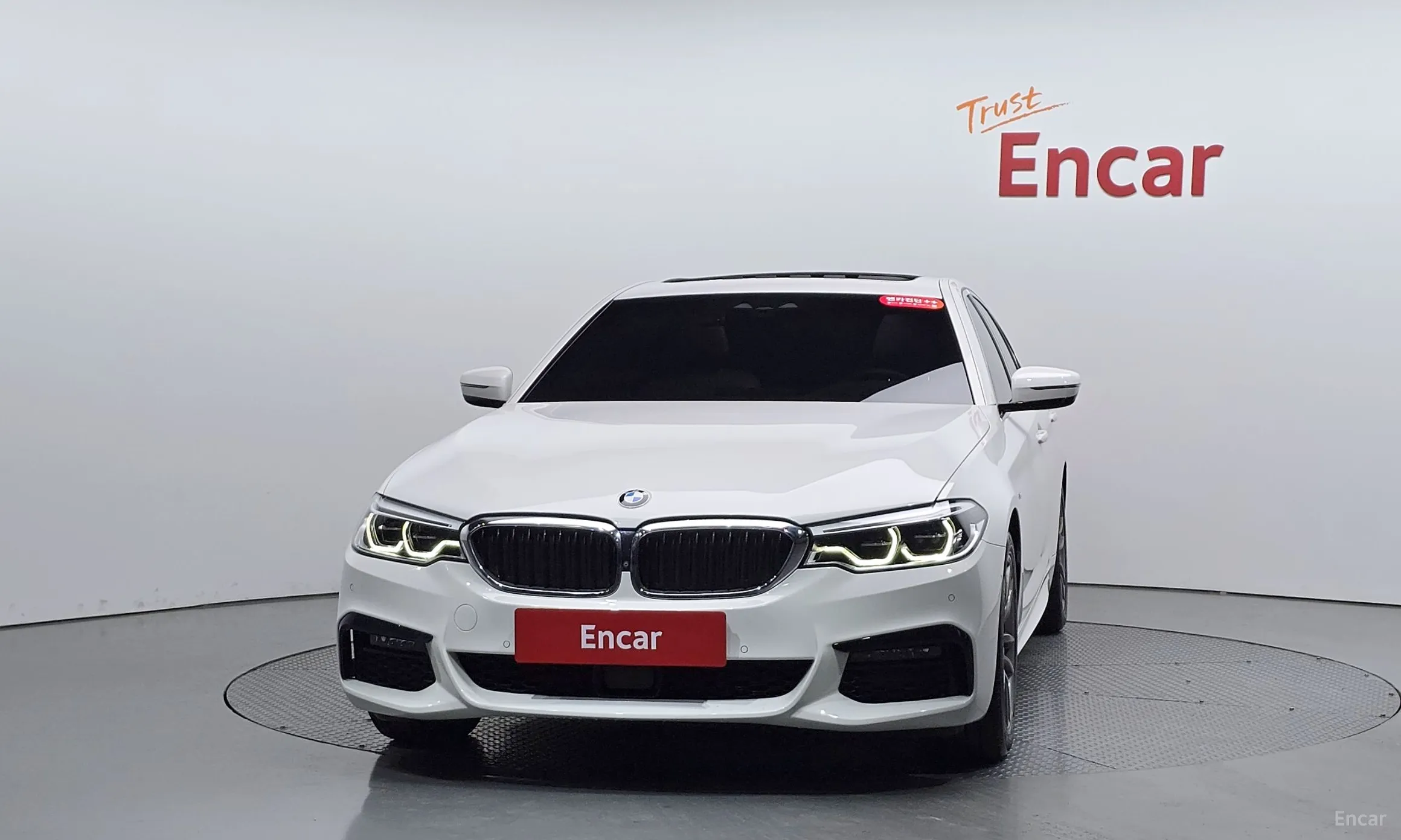 BMW 5 Series (G30) превью 3