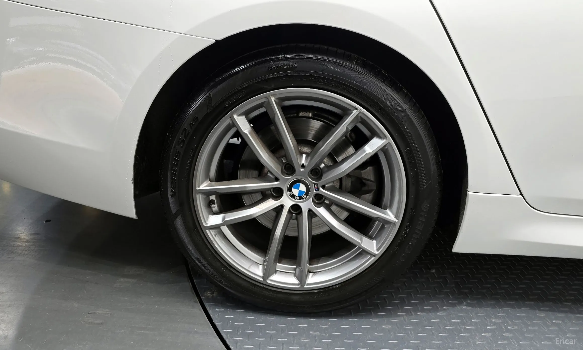 BMW 5 Series (G30) превью 5
