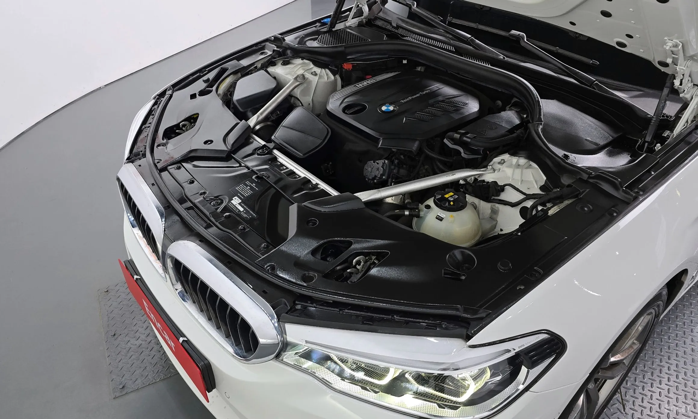 BMW 5 Series (G30) превью 6