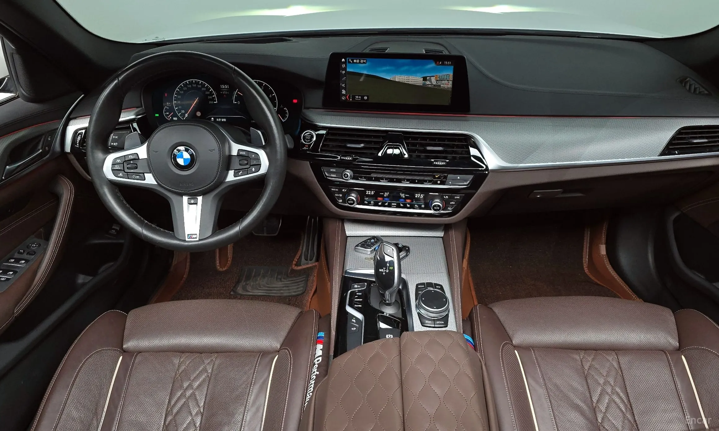 BMW 5 Series (G30) превью 7