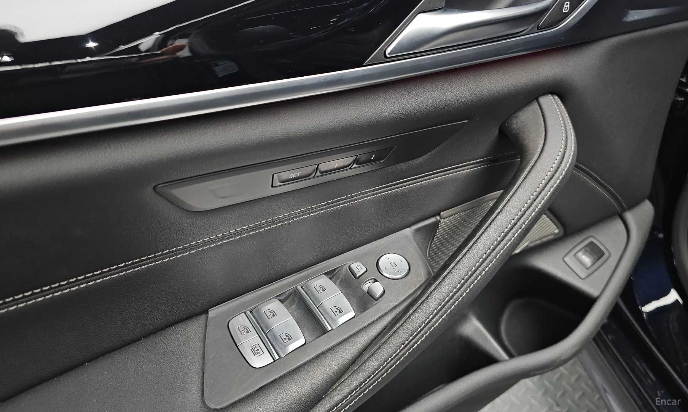 BMW 5 Series (G30) превью 18