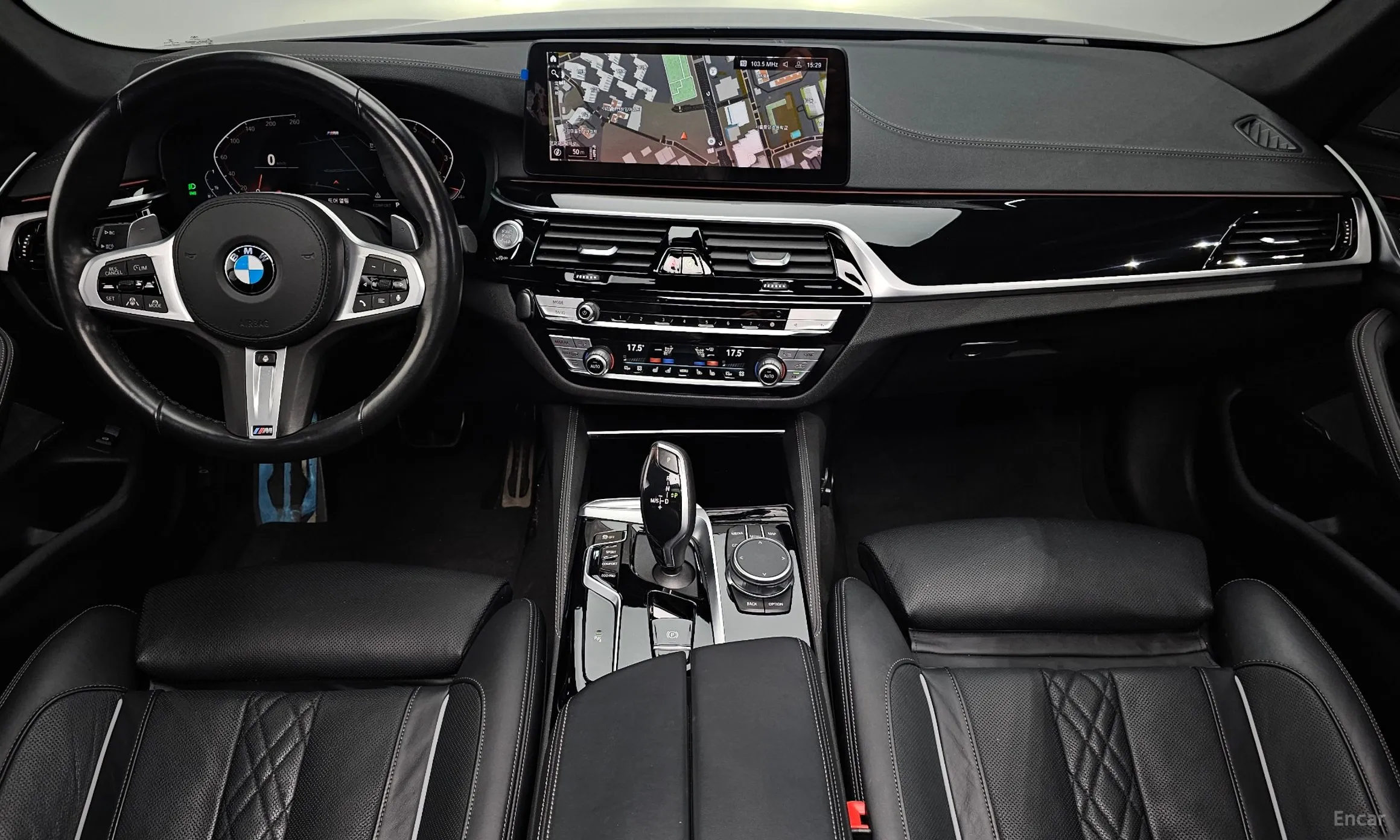 BMW 5 Series (G30) превью 7