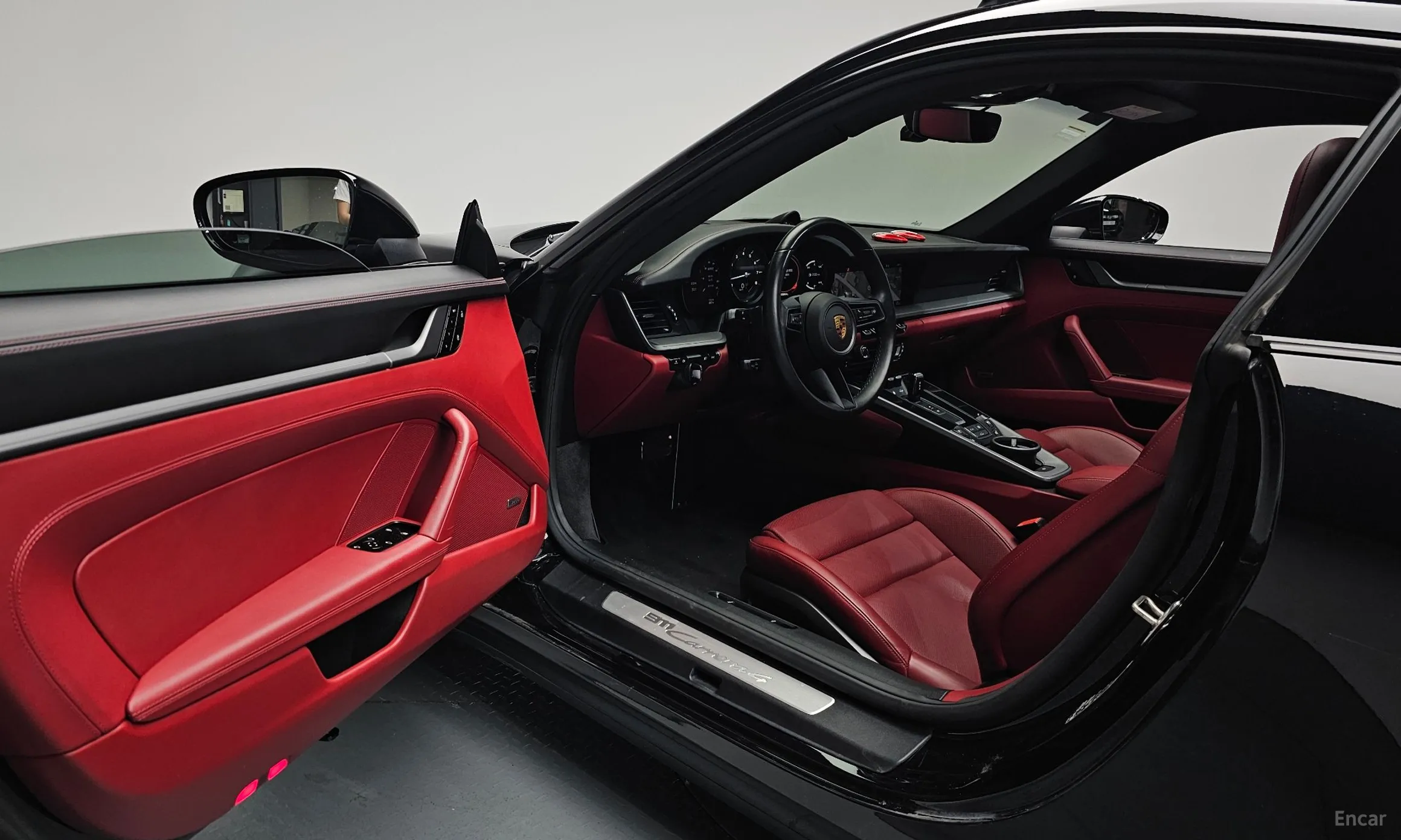 Porsche 911 (992) превью 10