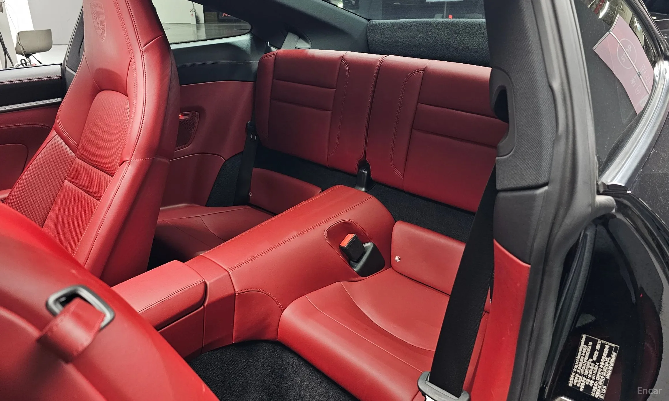 Porsche 911 (992) превью 11