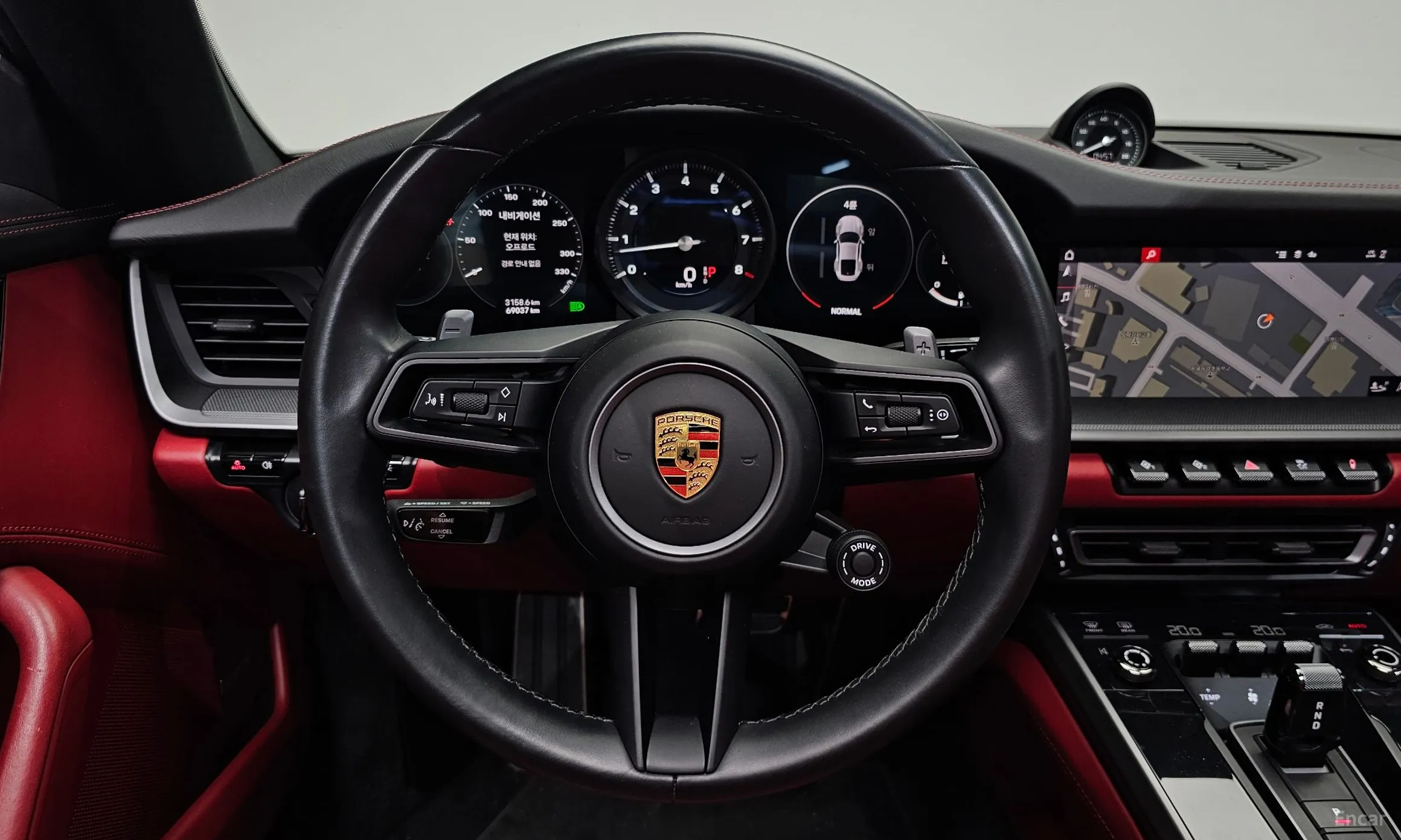 Porsche 911 (992) превью 12