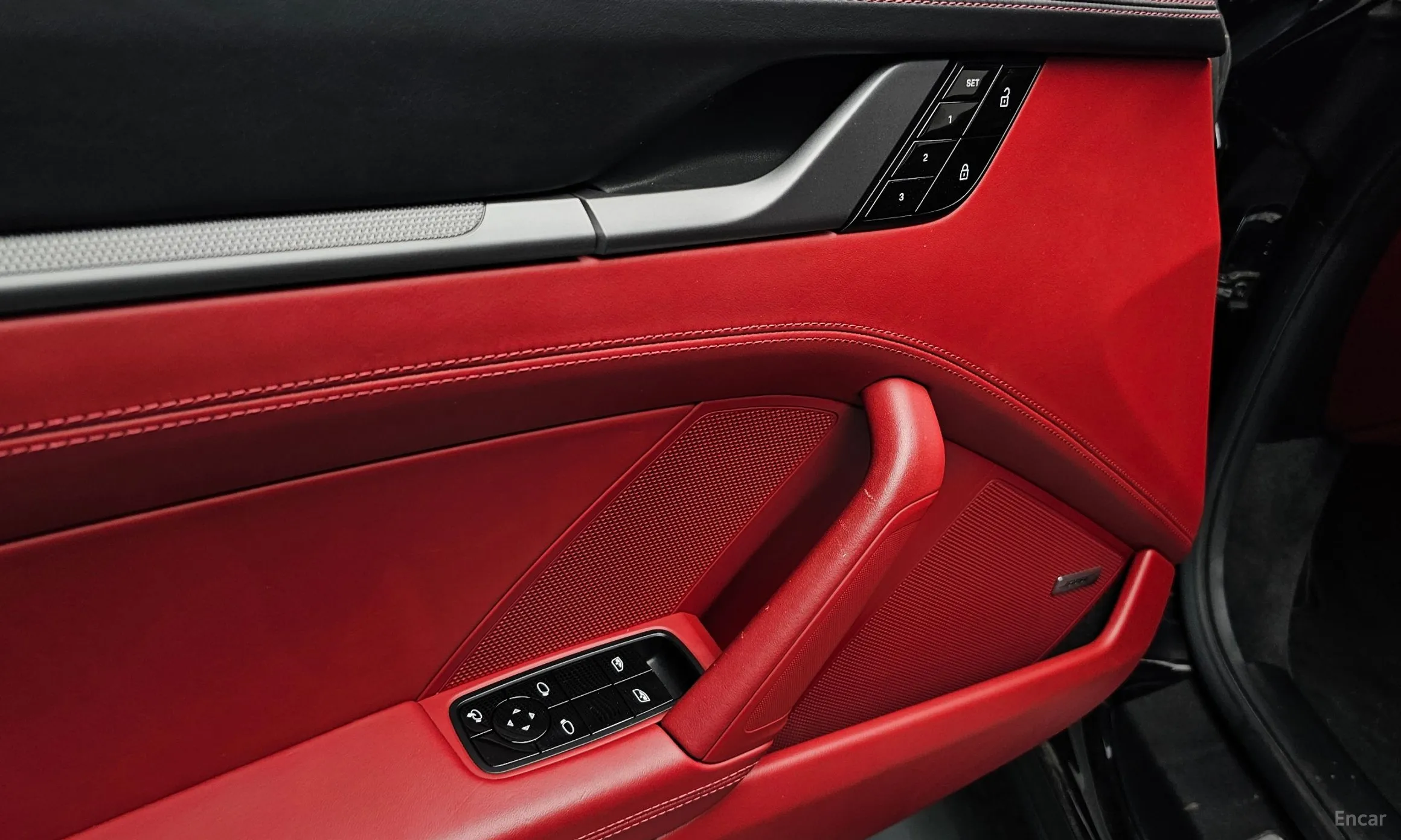 Porsche 911 (992) превью 17