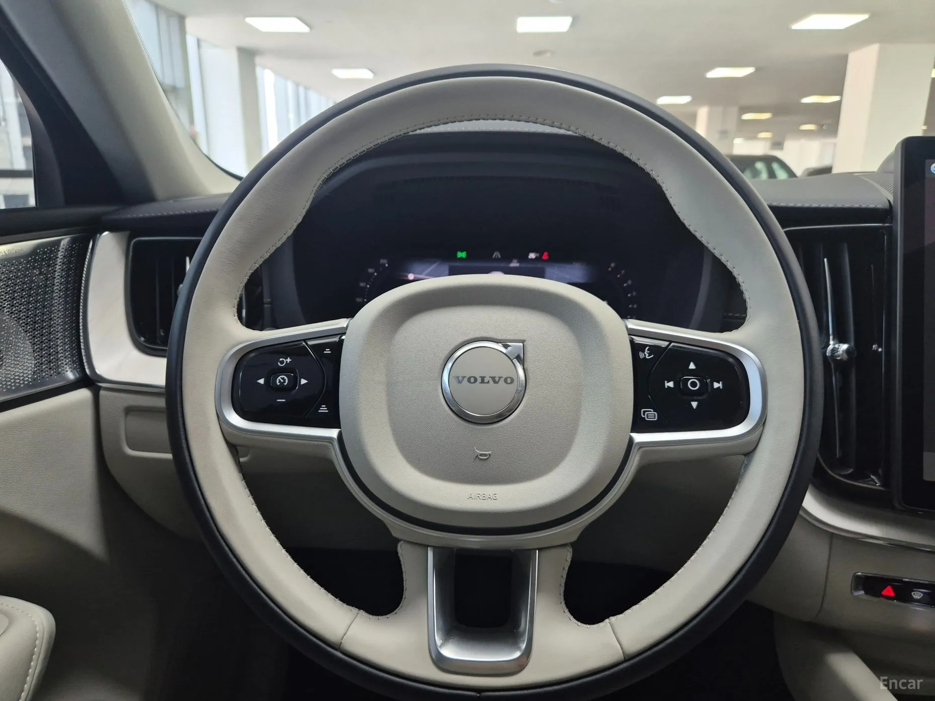 Volvo XC60 Gen 2 превью 17