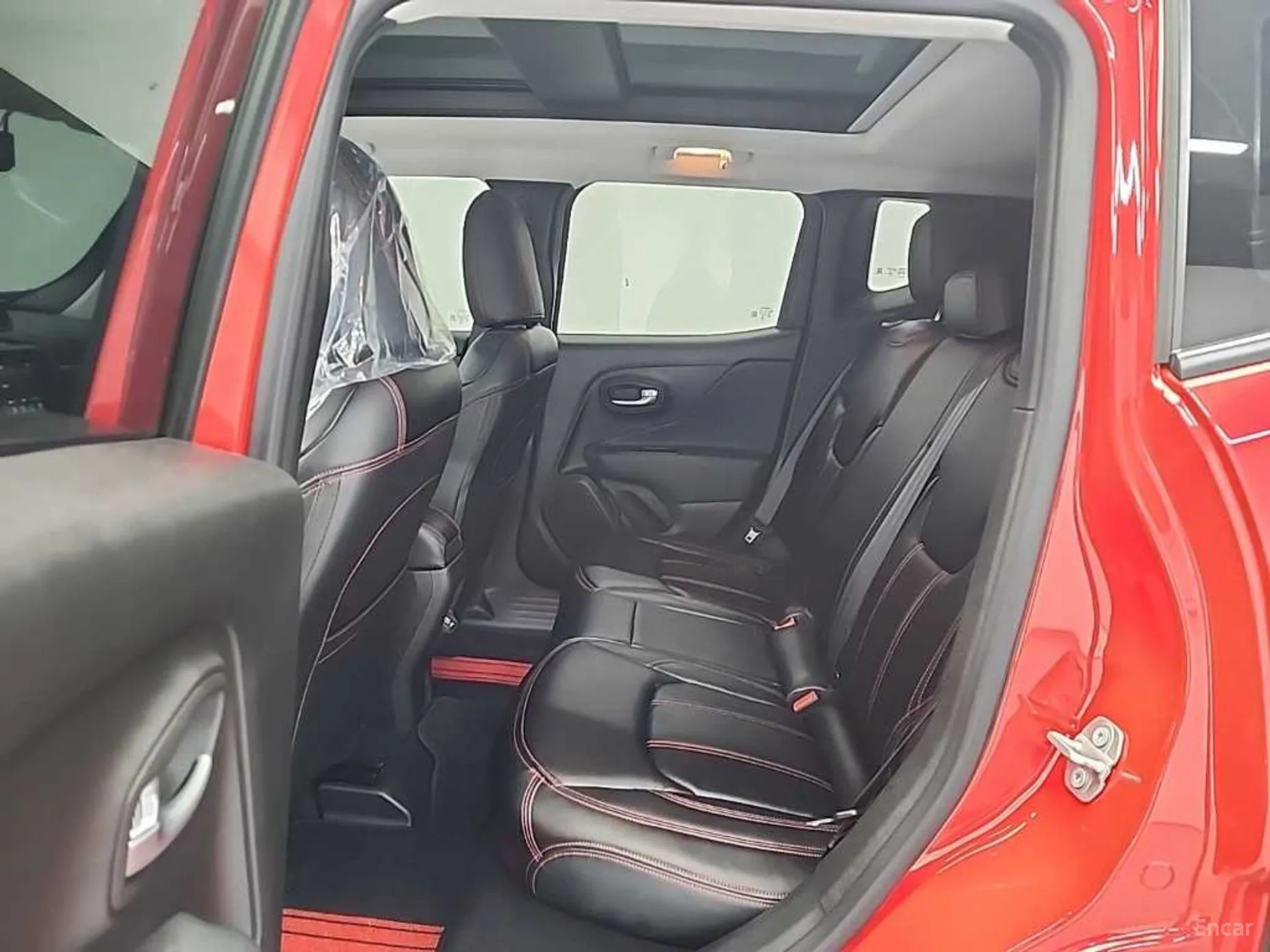 Jeep Renegade превью 12