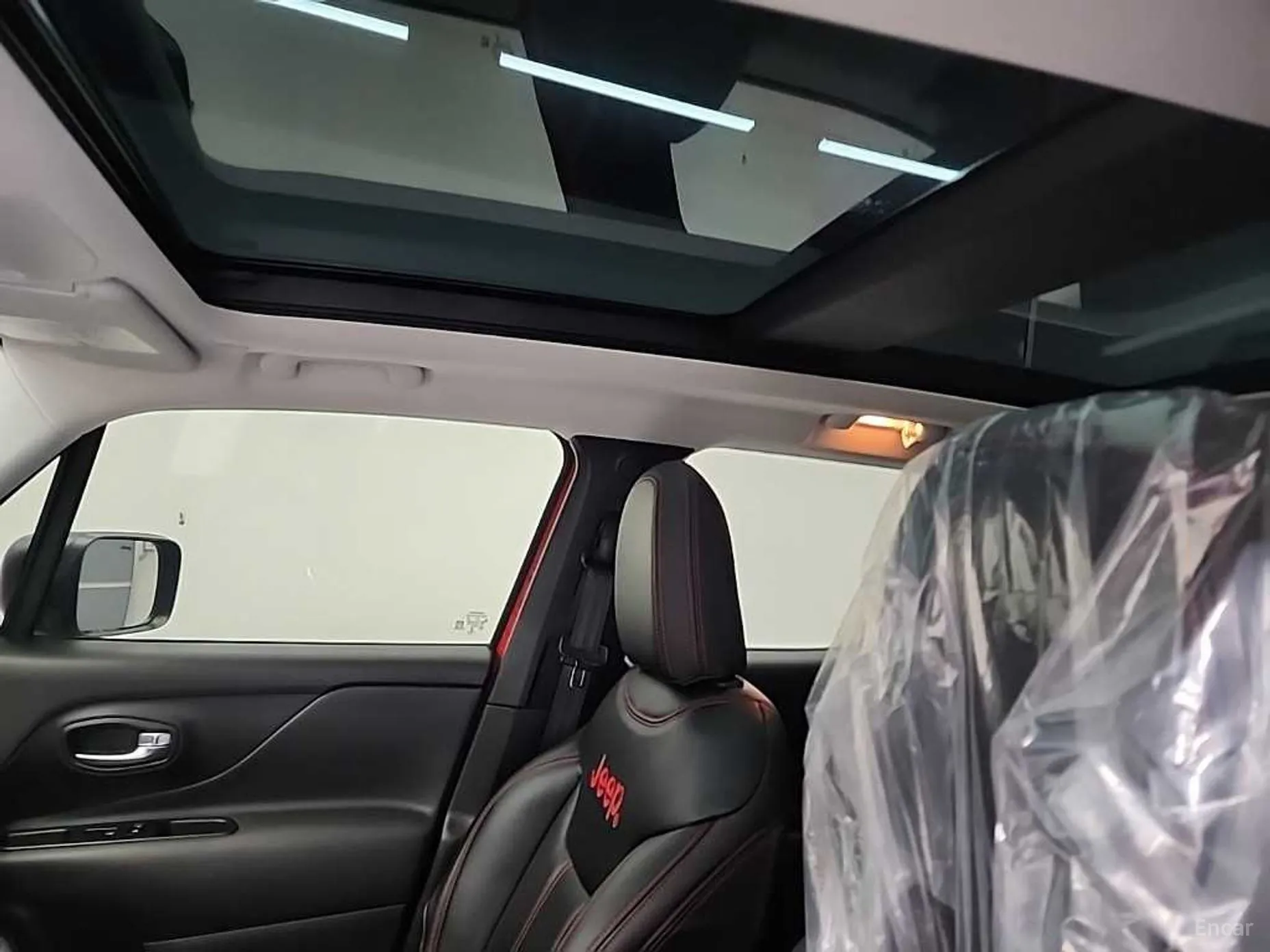 Jeep Renegade превью 13