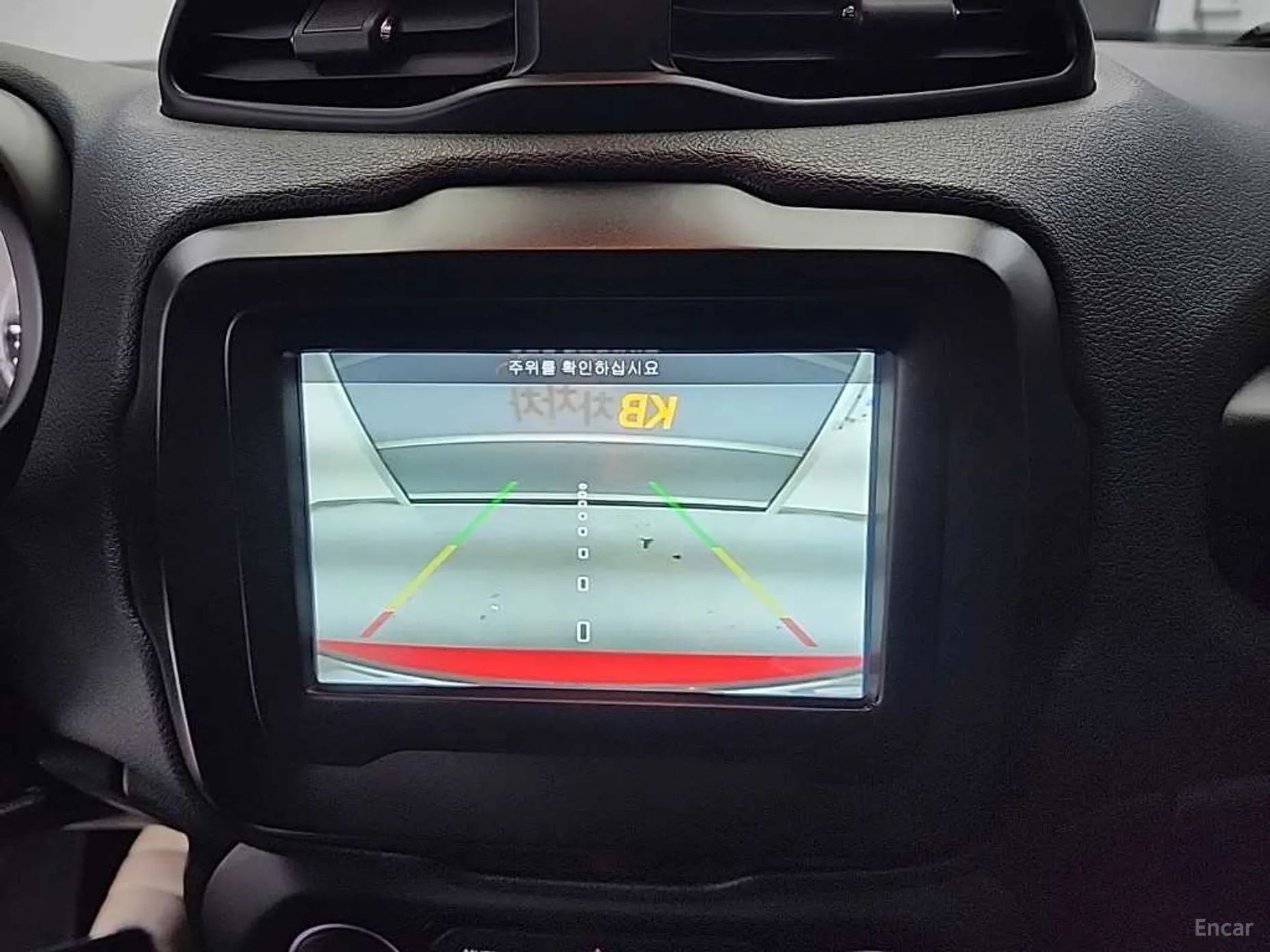 Jeep Renegade превью 14