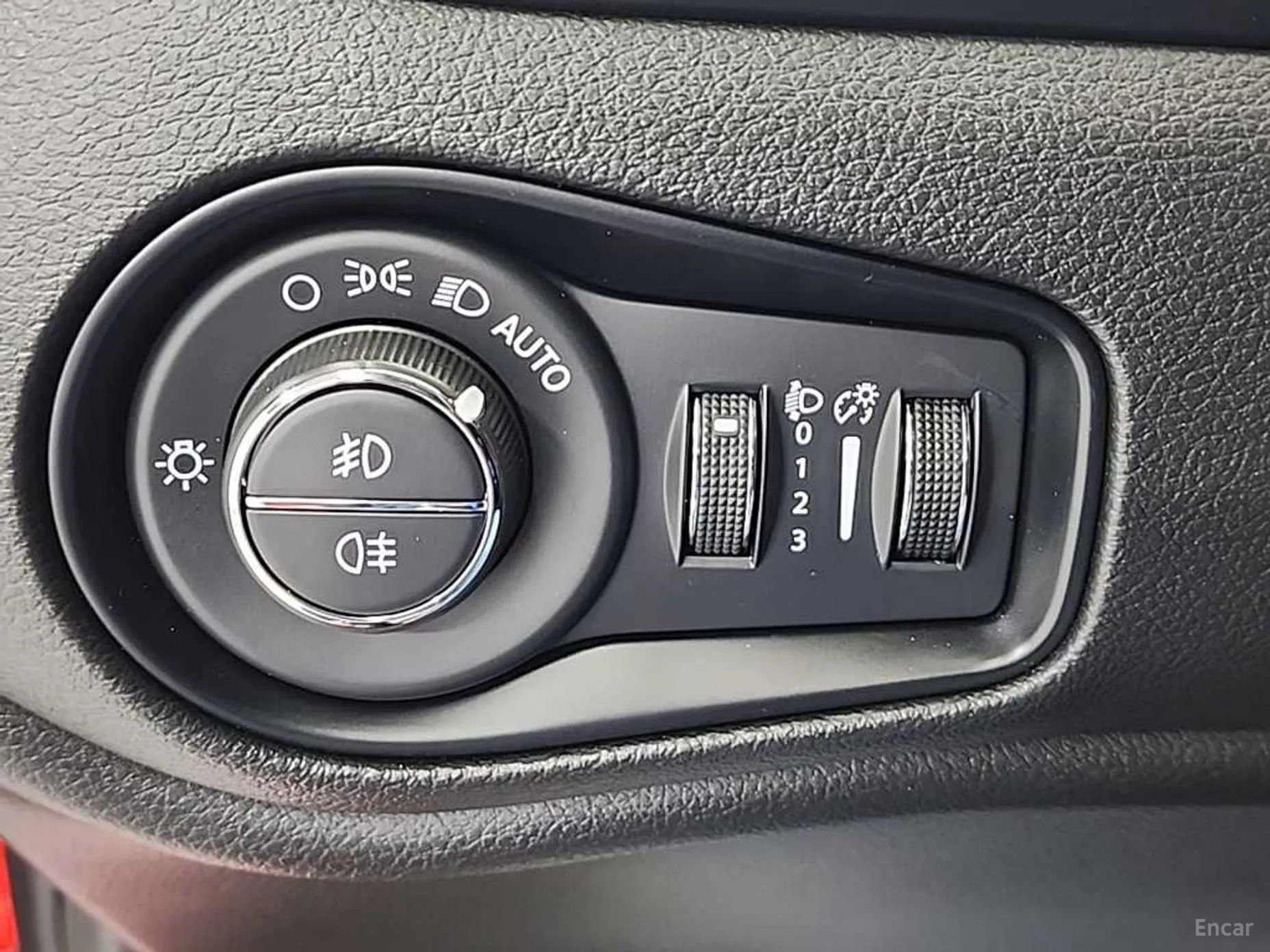Jeep Renegade превью 16