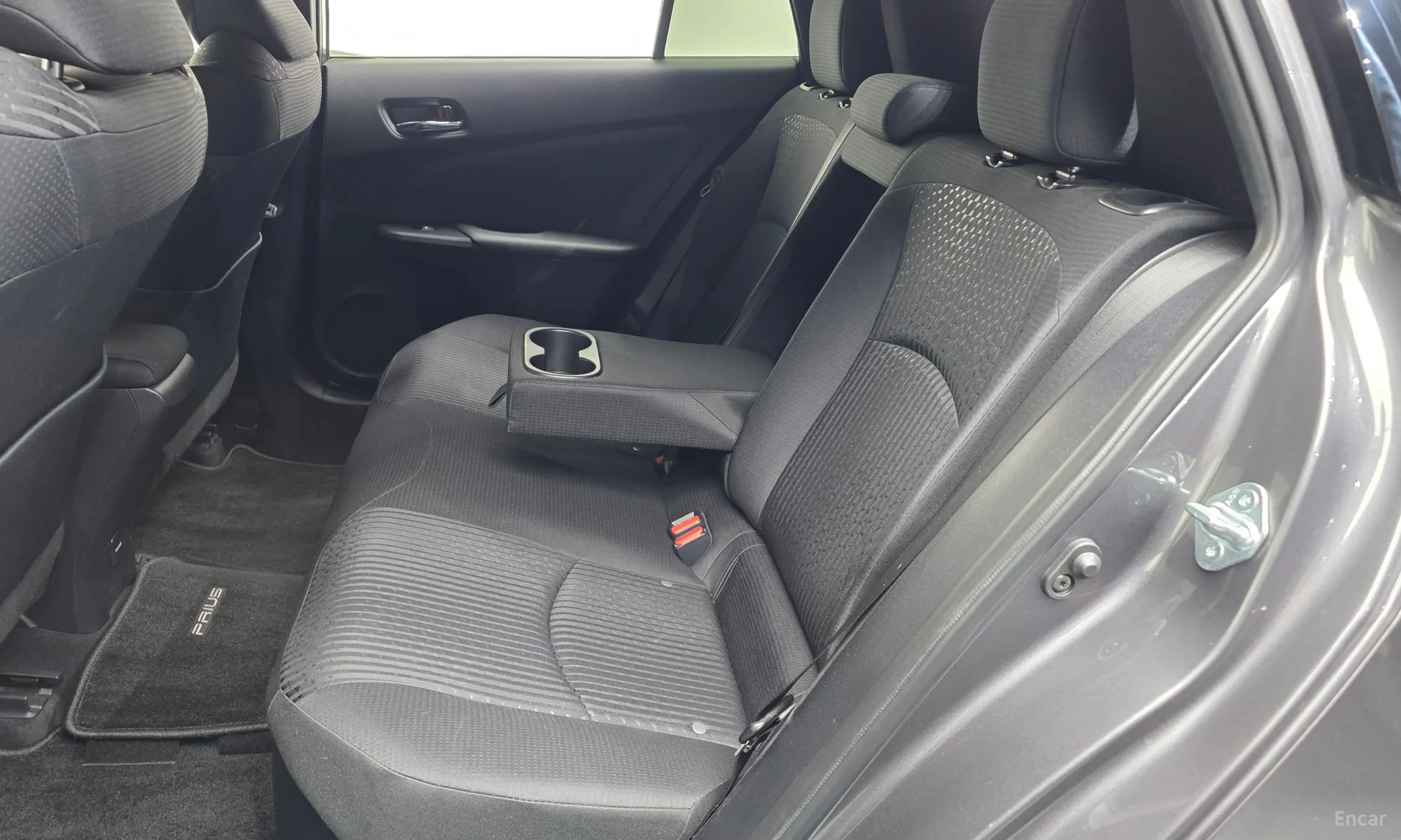 Toyota Prius 4th Generation превью 12