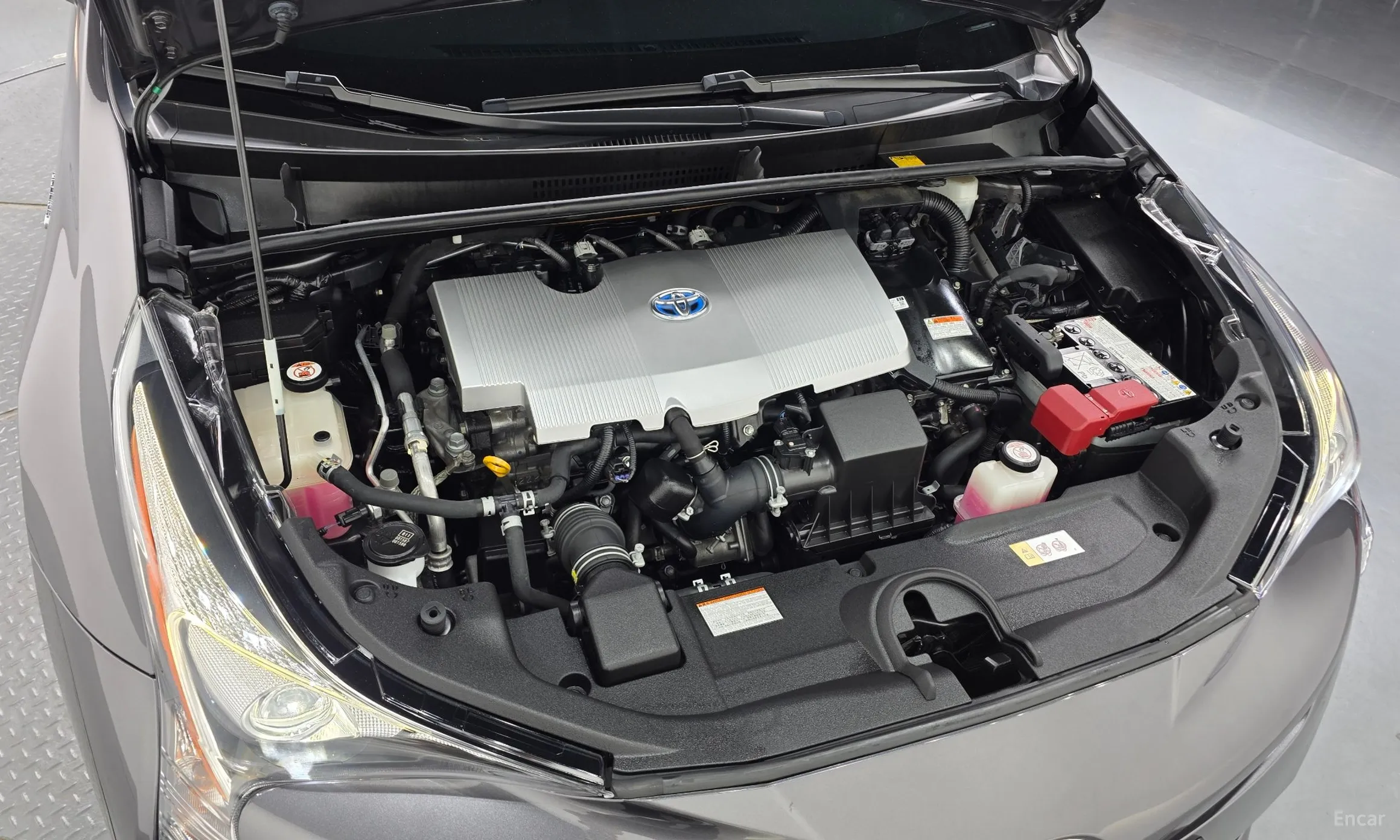 Toyota Prius 4th Generation превью 6