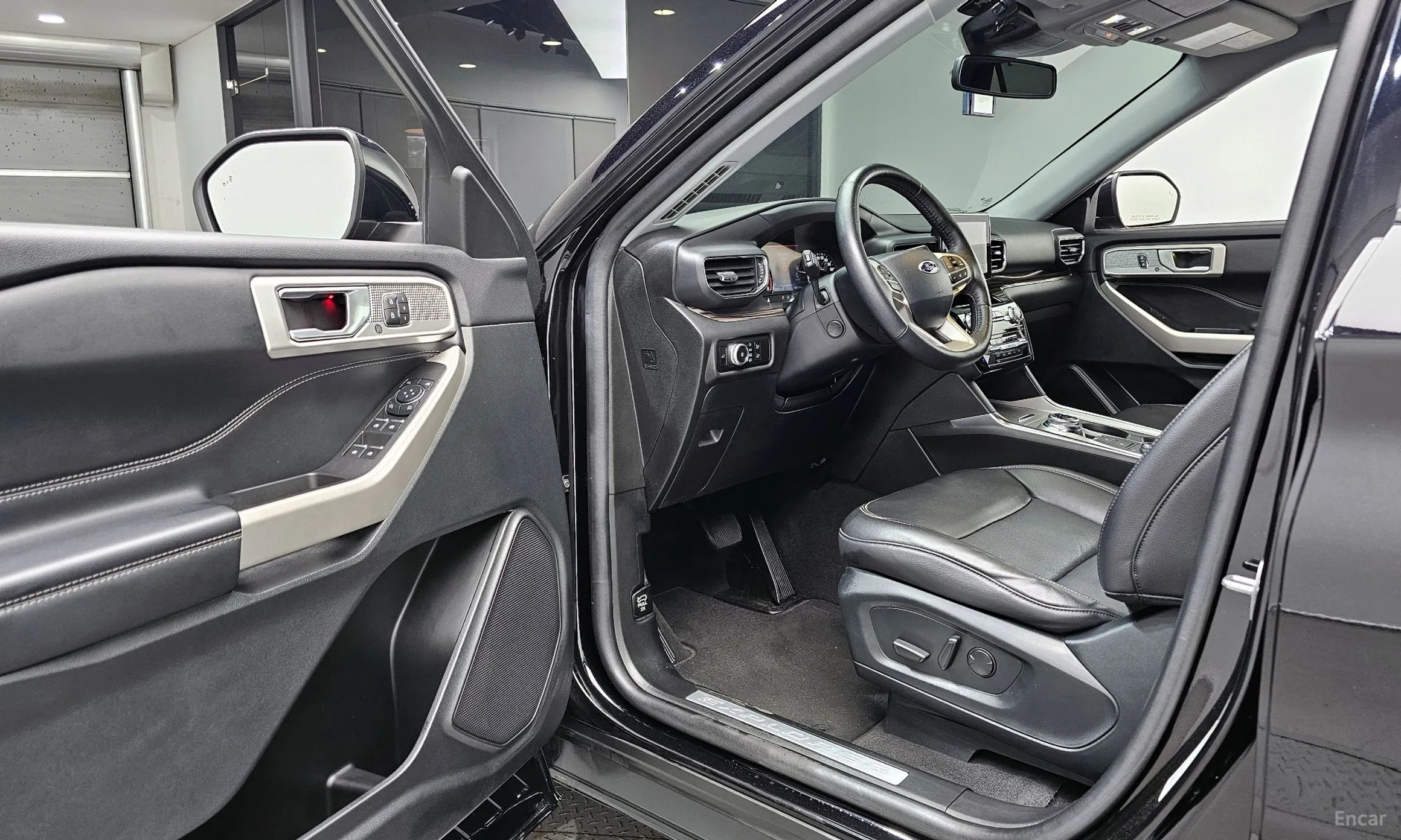 Ford Explorer 6th Generation превью 10