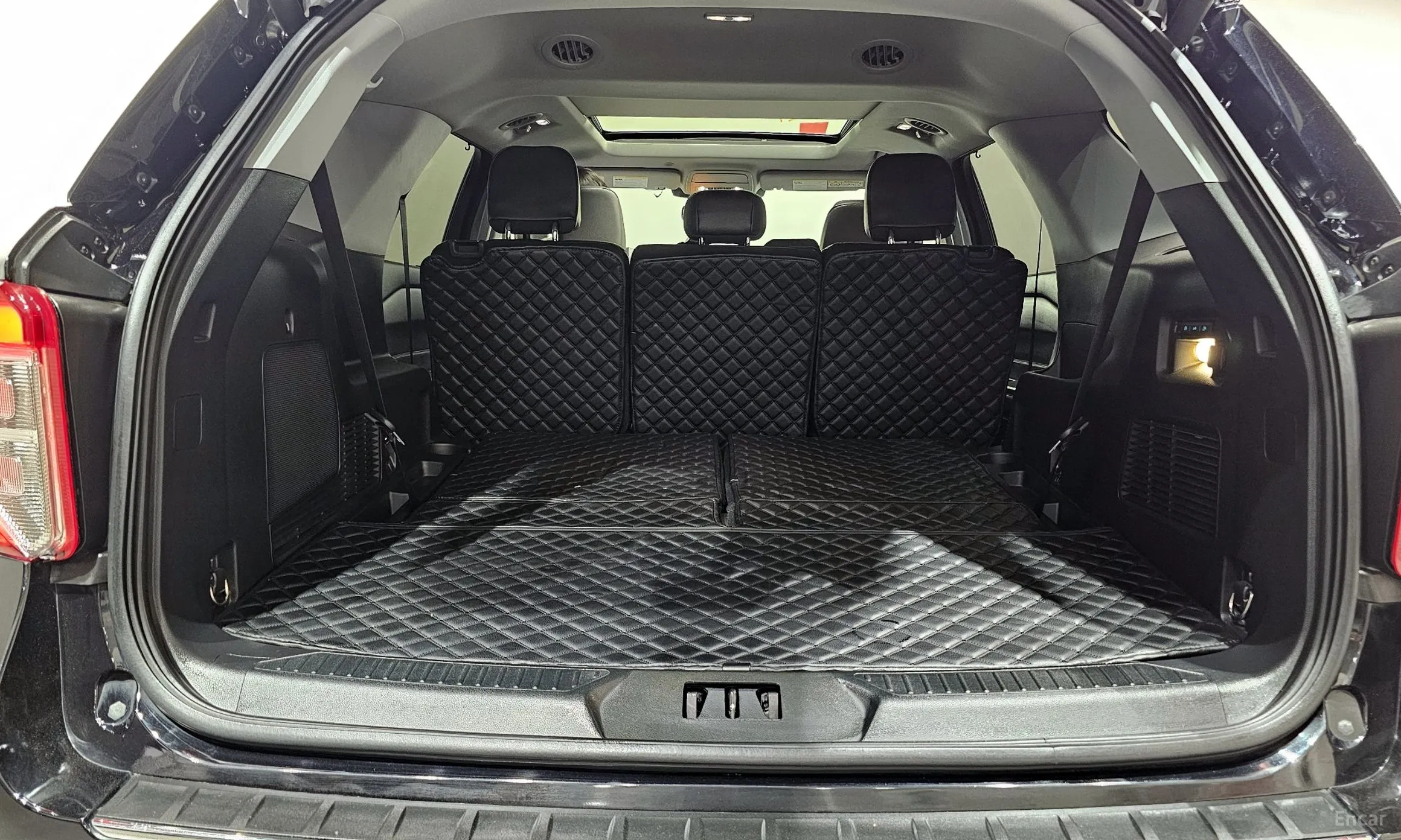 Ford Explorer 6th Generation превью 18